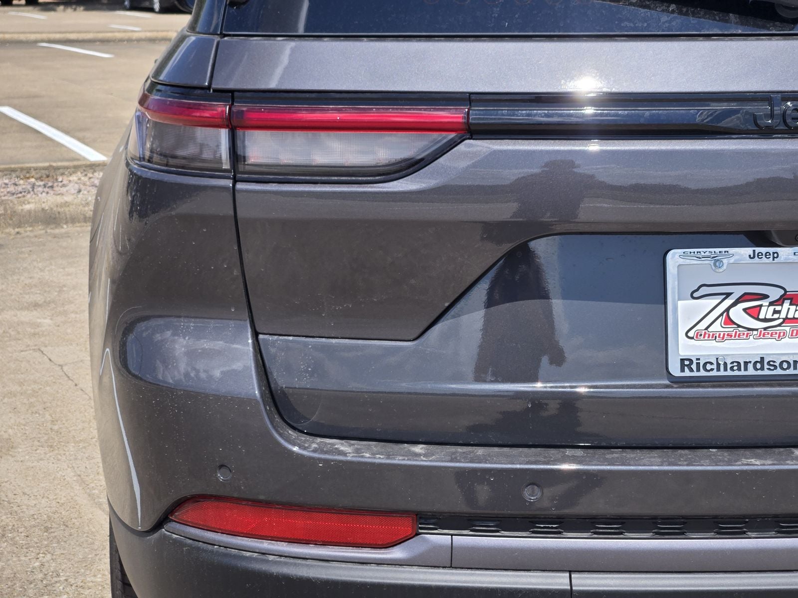 New 2026 Baltic Gray Jeep LAREDO ALTITUDE 4X2 image 15