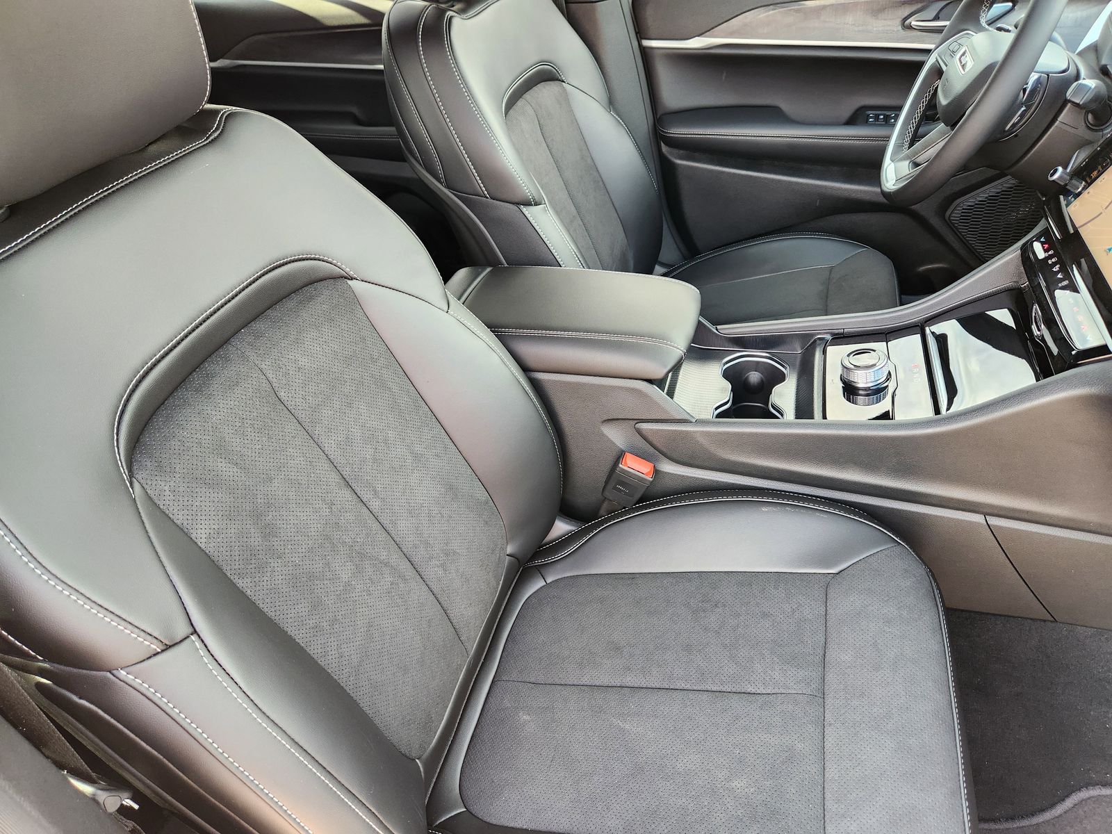 New 2026 Bright White Jeep L LAREDO ALTITUDE 4X2 image 22