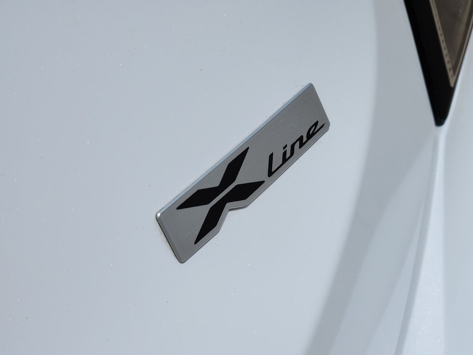 Used 2025 Glacial White Pearl Kia EX image 19