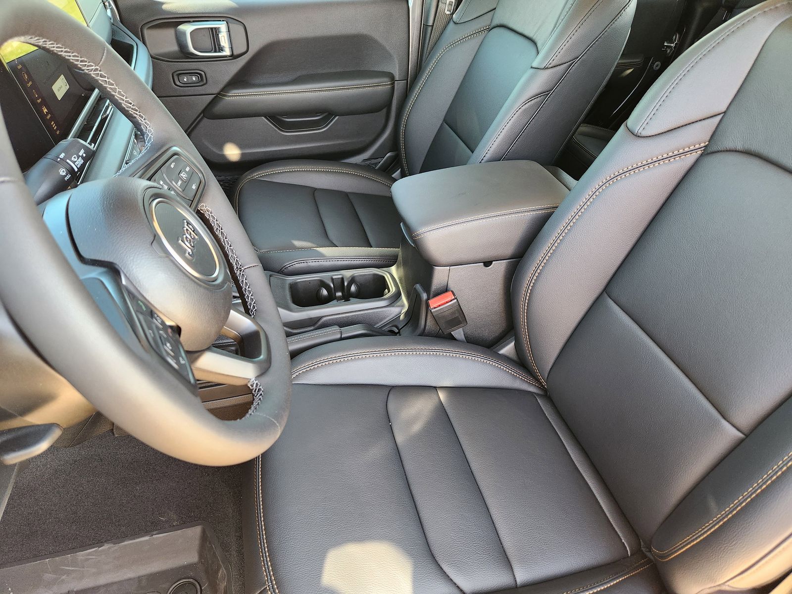 New 2026 Granite Crystal Jeep SAHARA 4X4 image 21