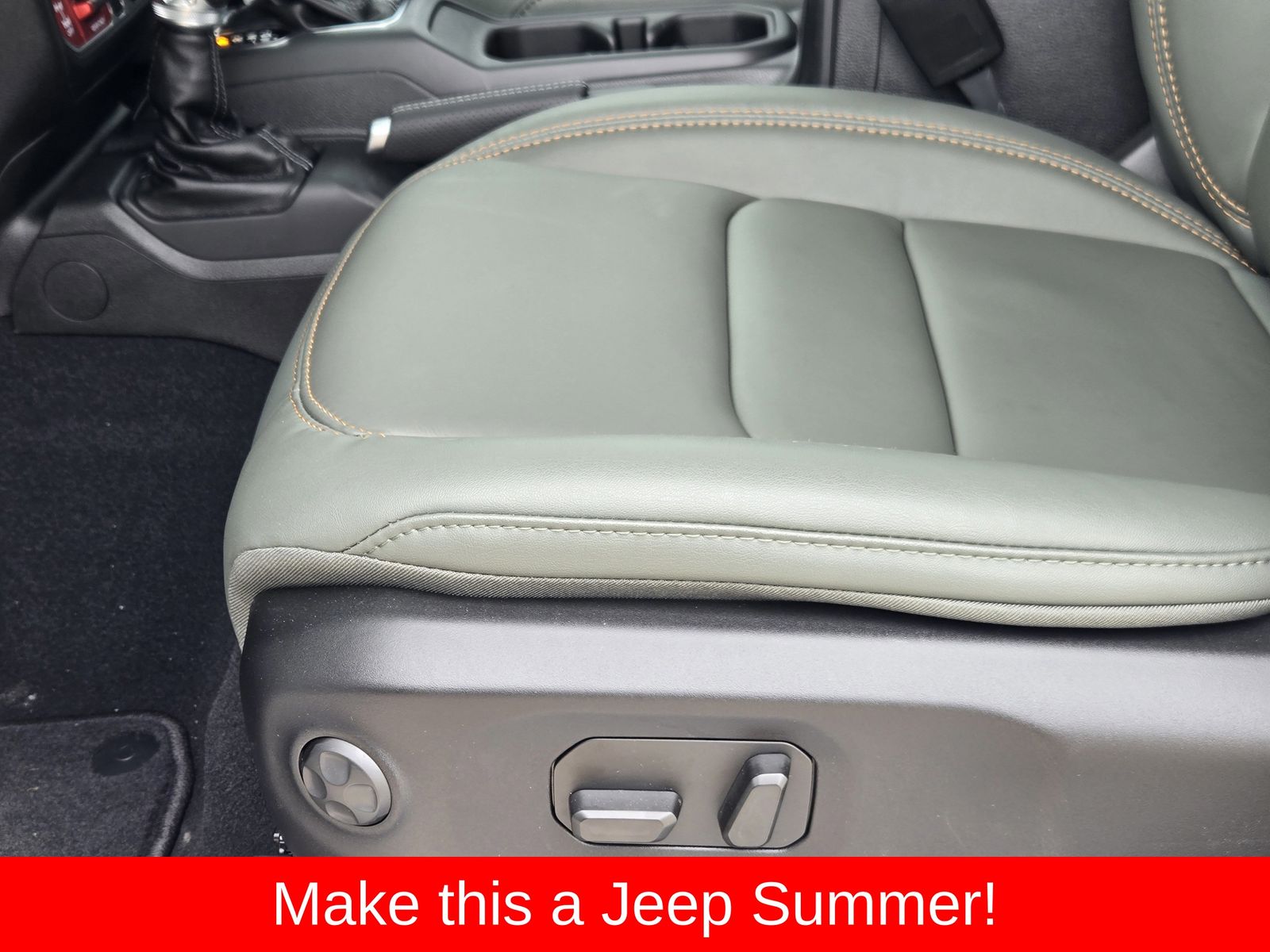 New 2026 Bright White Jeep MOJAVE X 4X4 image 32