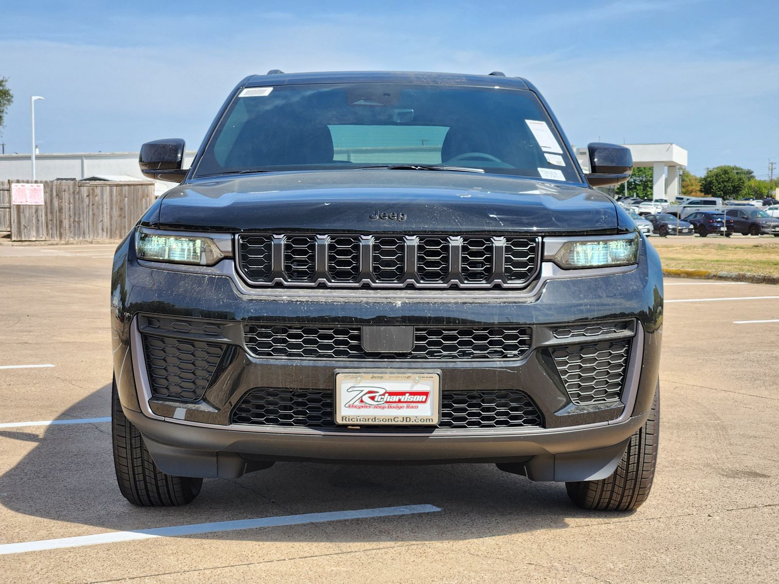 New 2026 Diamond Black Crystal Pearlcoat Jeep LAREDO ALTITUDE 4X2 image 7