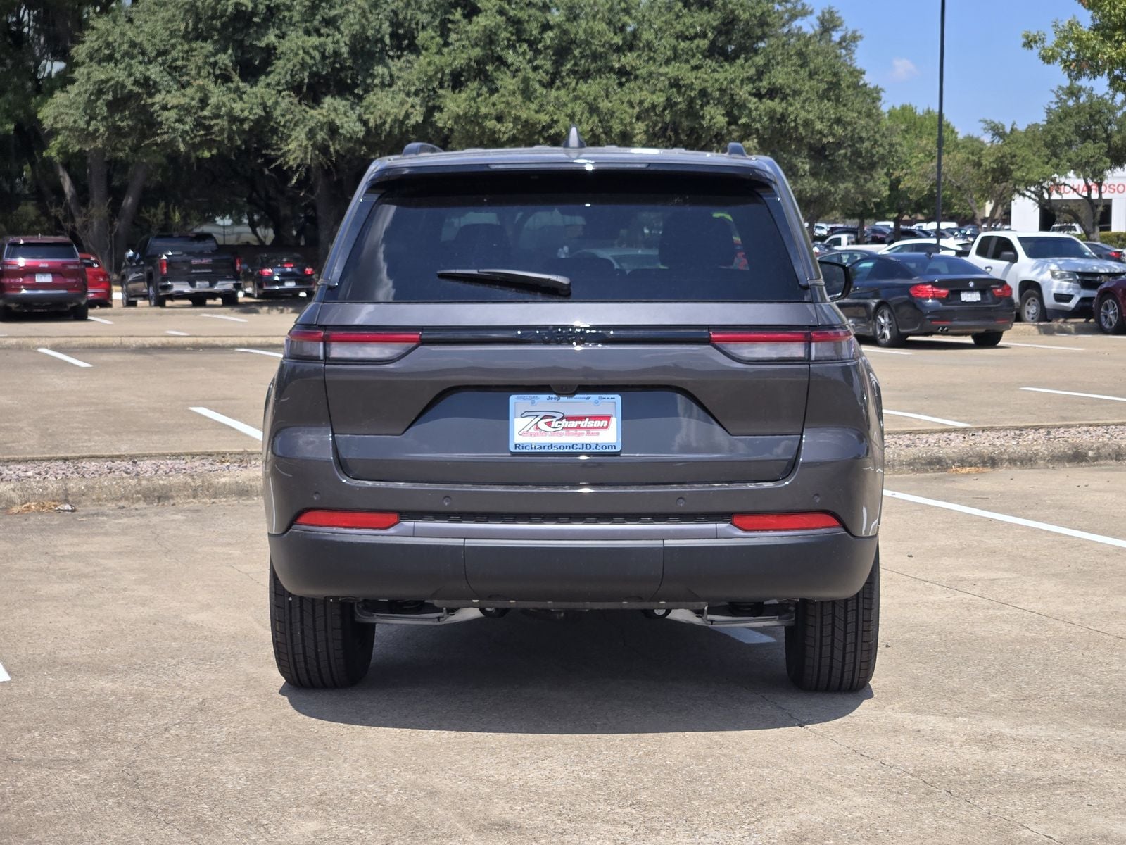 New 2026 Baltic Gray Jeep LAREDO ALTITUDE 4X2 image 5