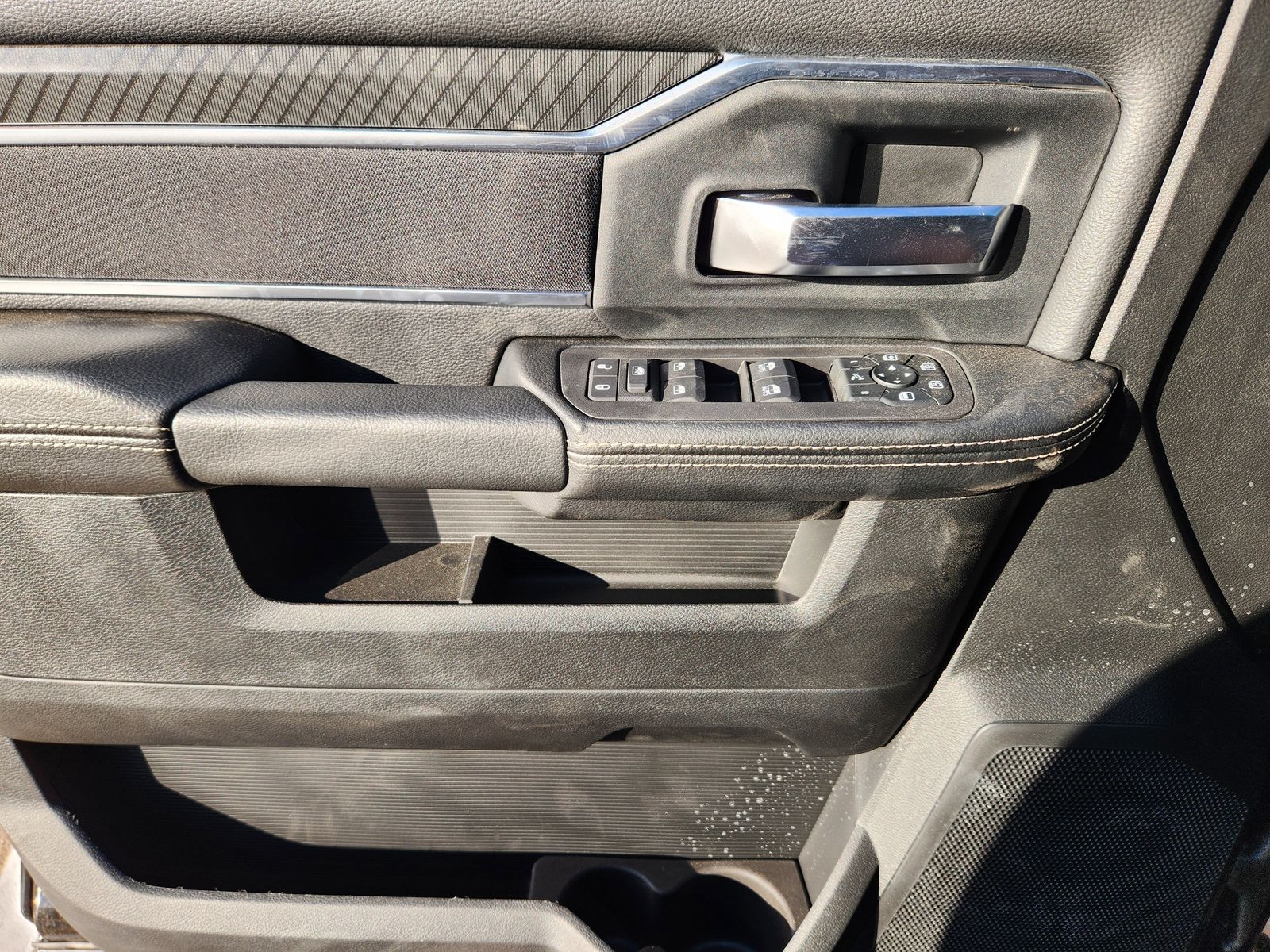 New 2026 Diamond Black Crystal Pearlcoat Ram LONE STAR CREW CAB 4X4 8