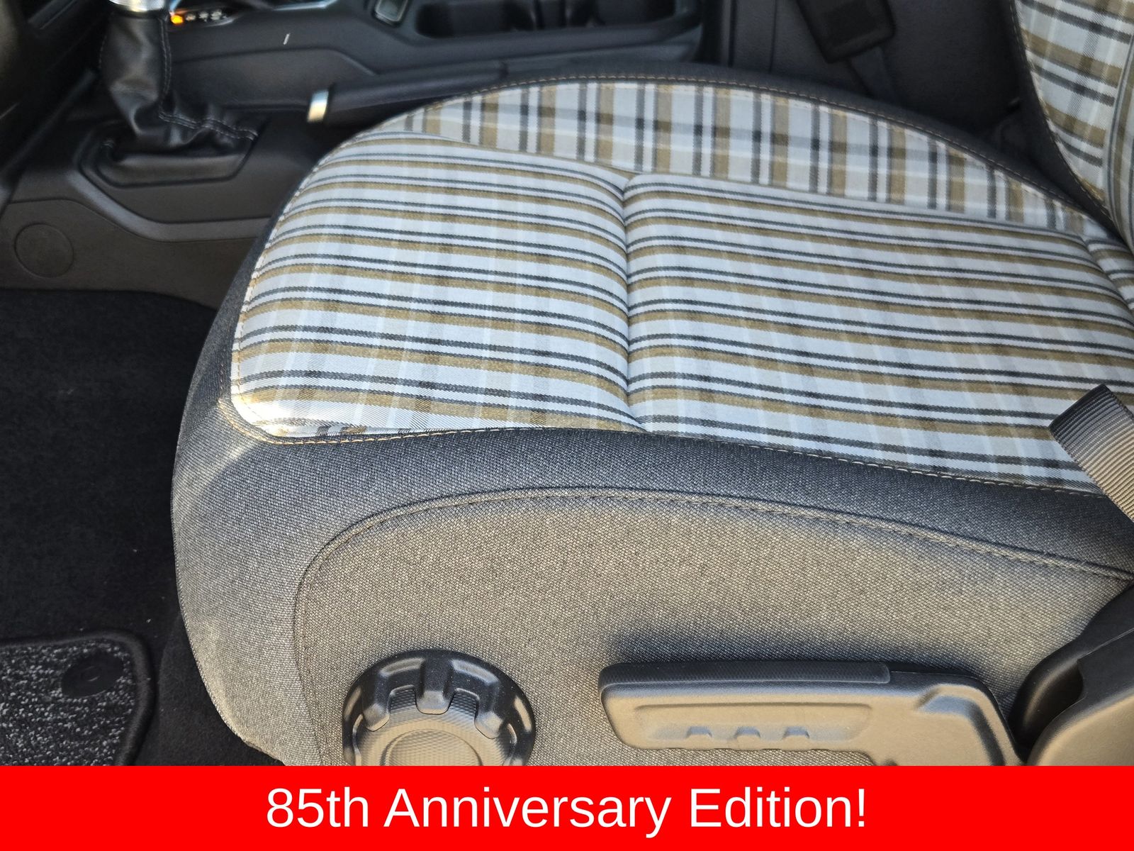 New 2026 Granite Crystal Jeep 85TH ANNIVERSARY EDITION 4X4 image 32