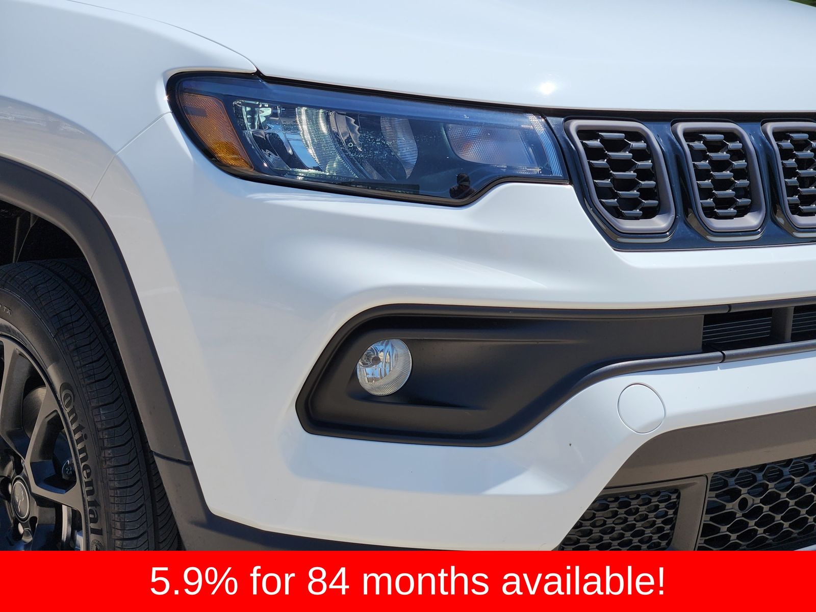 New 2026 Bright White Jeep LATITUDE ALTITUDE 4X4 image 9