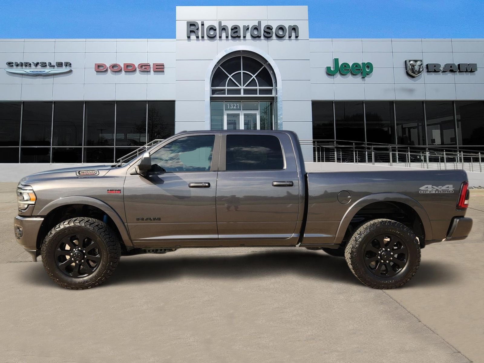 Used 2022 Granite Crystal Ram Laramie image 3