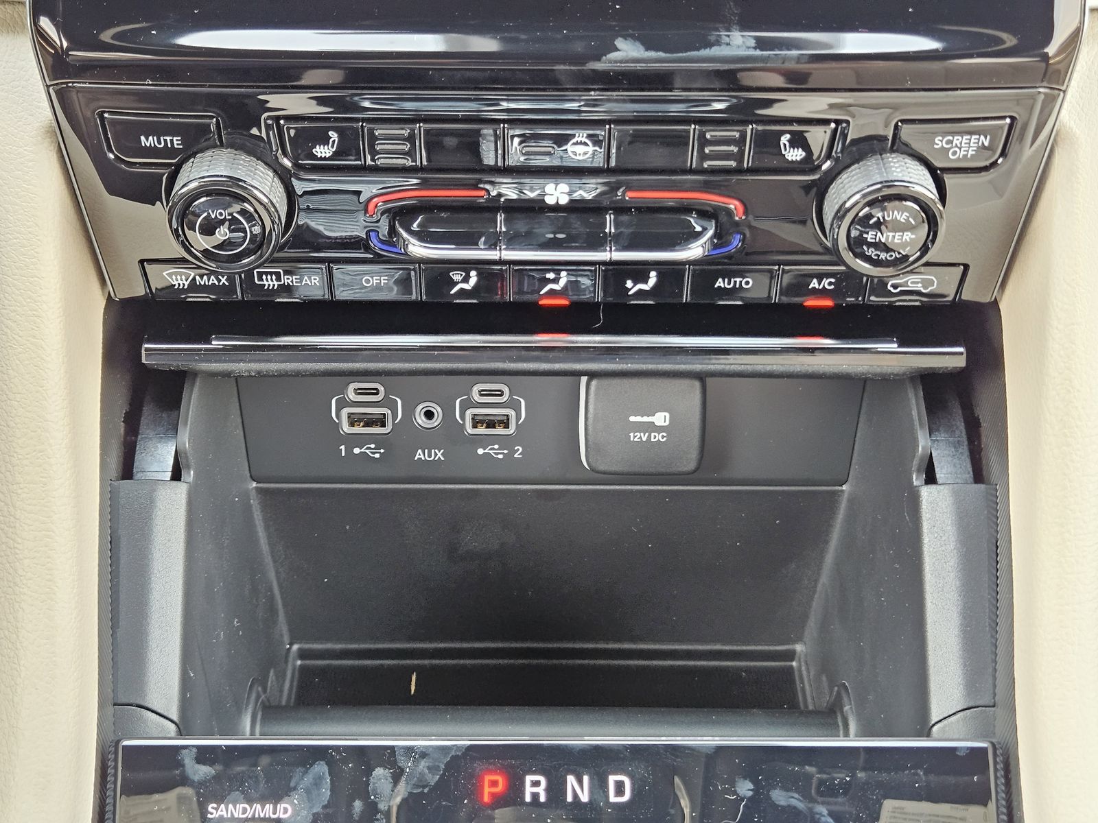 New 2025 Bright White Jeep L LIMITED 4X4 image 20