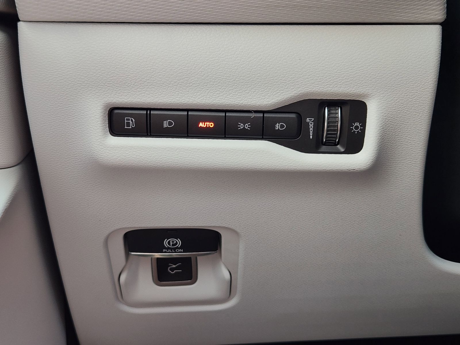 New 2026 Red Hot Pearlcoat Jeep LIMITED 4X4 image 31