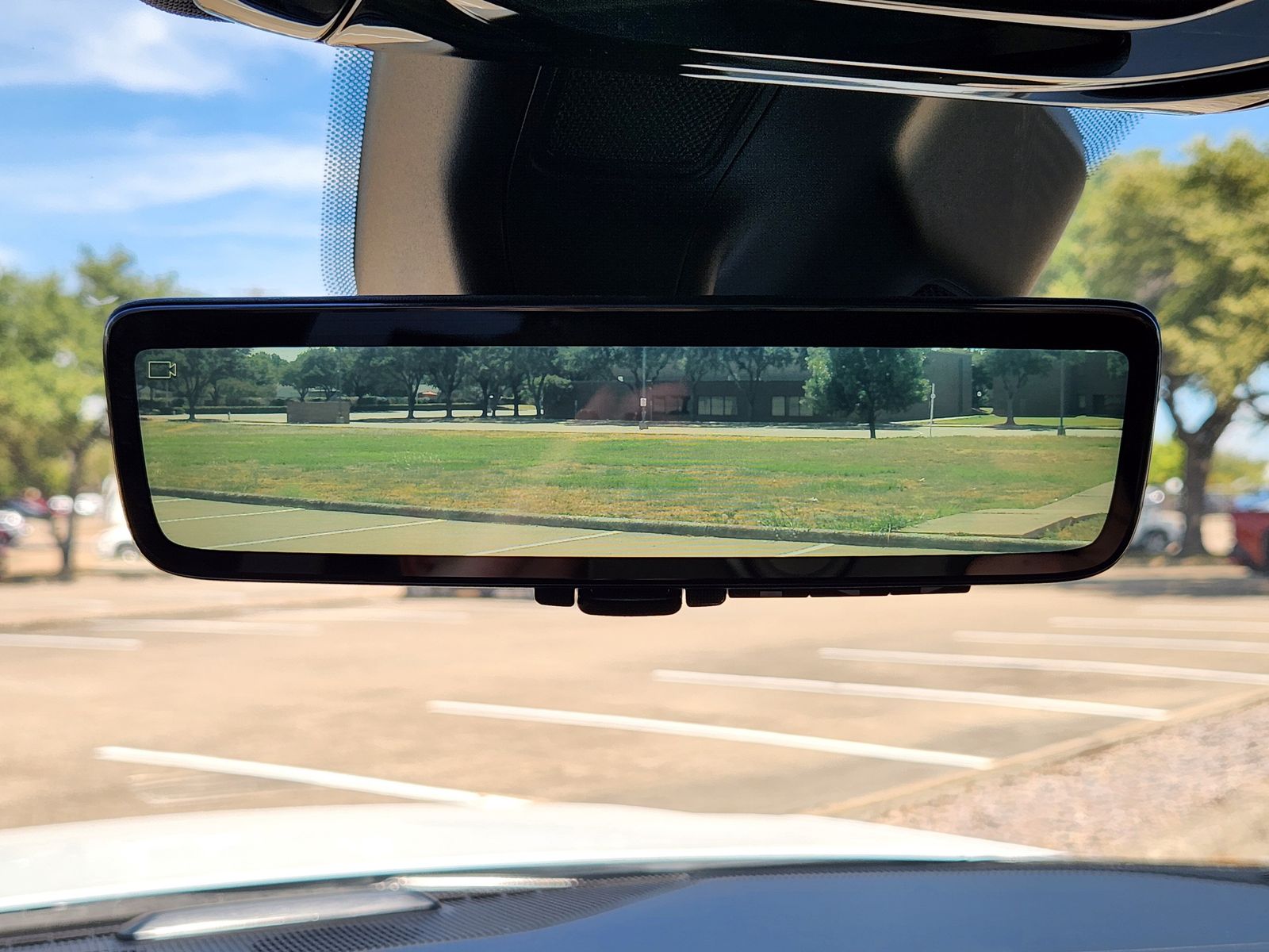 Used 2022 Bright White Jeep Overland image 25