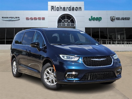 2025 Chrysler Pacifica SELECT Passenger Van