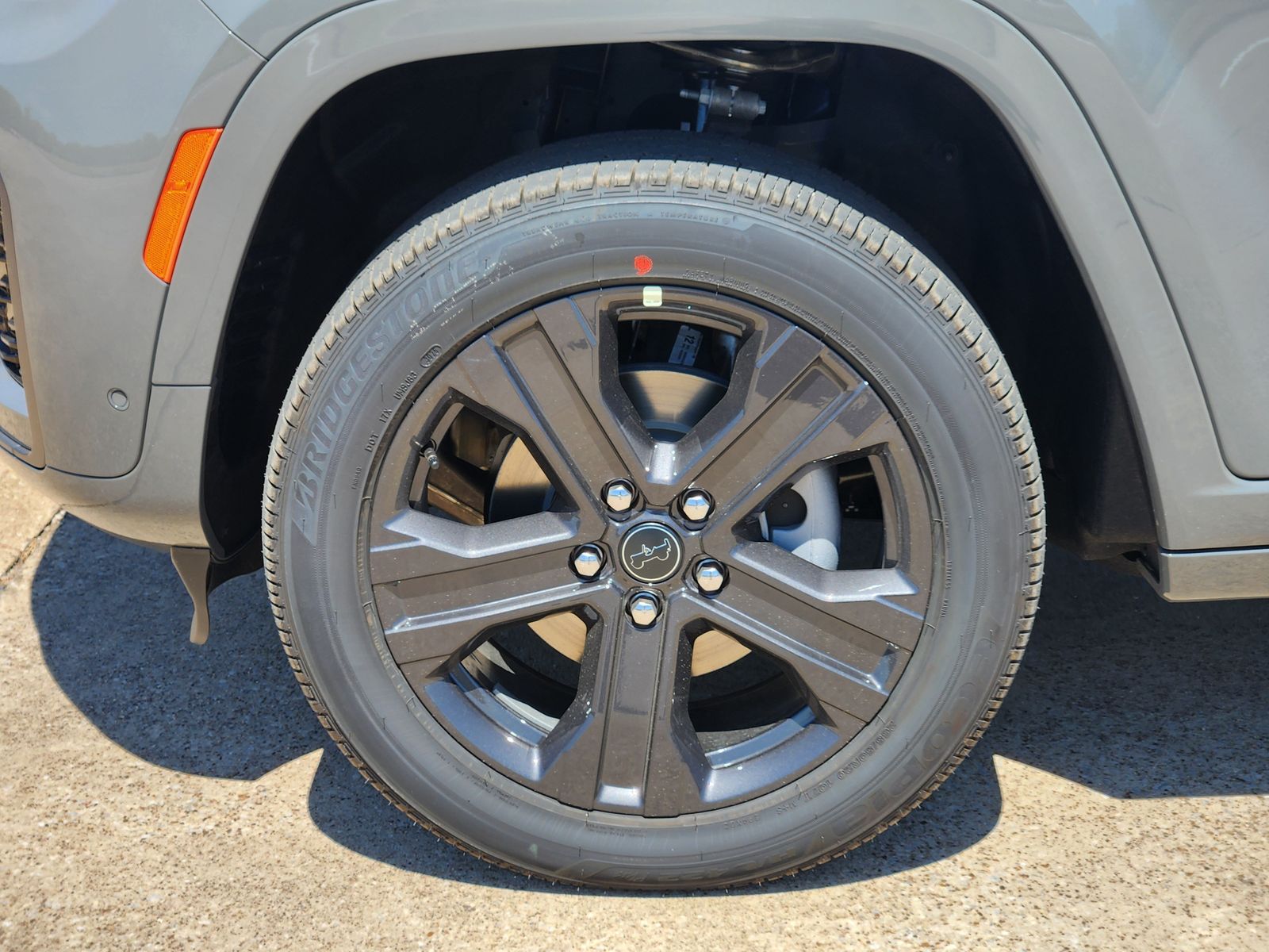 New 2027 Sting-Gray Jeep Limited Reserve image 16