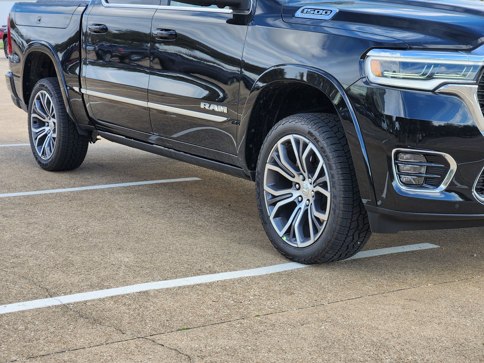 New 2026 Diamond Black Crystal Pearlcoat Ram TUNGSTEN CREW CAB 4X4 image 11