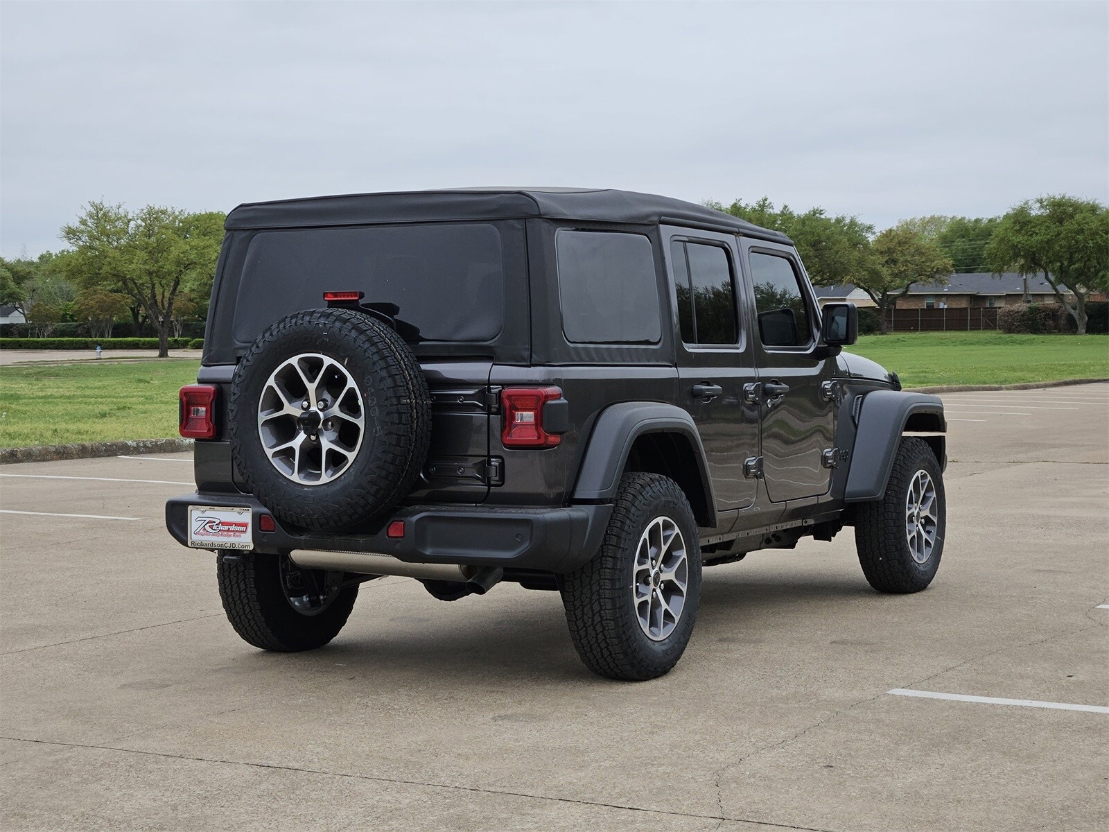 2025 Jeep Wrangler Sport S photo 4