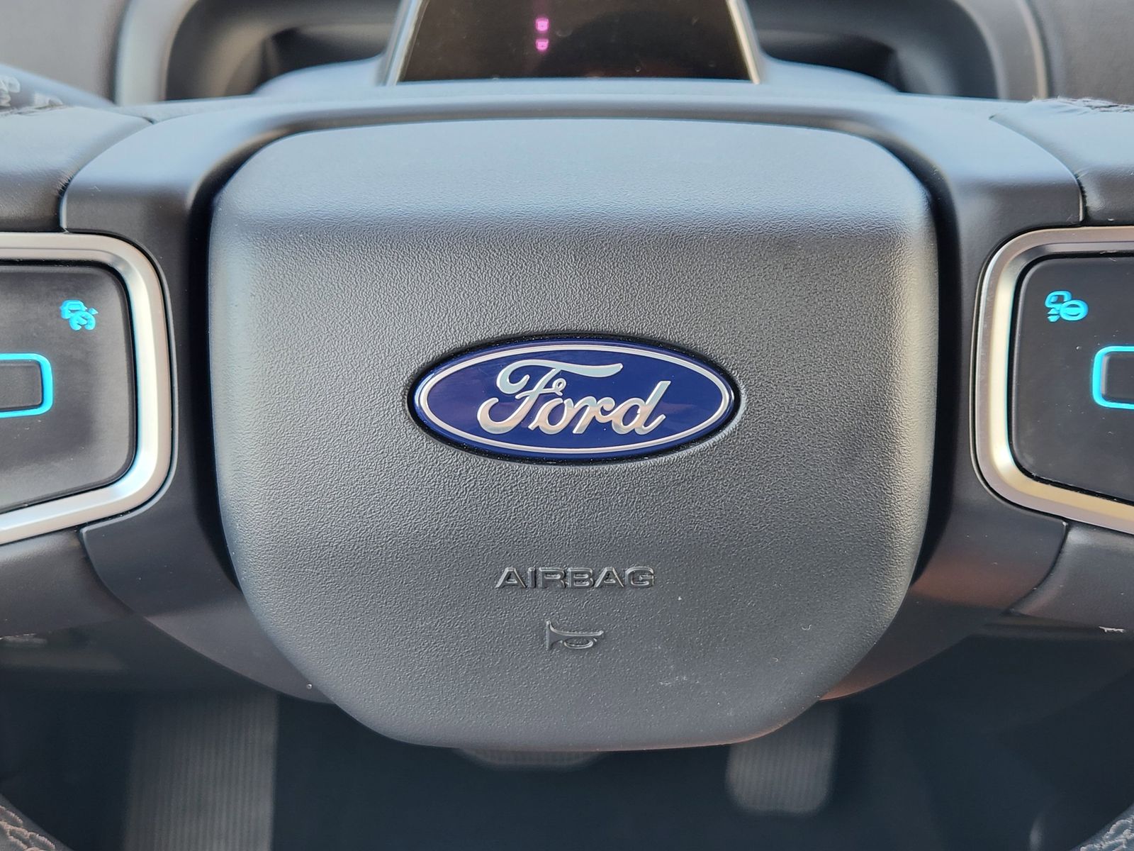 Used 2025 Gray Metallic Ford Platinum image 42