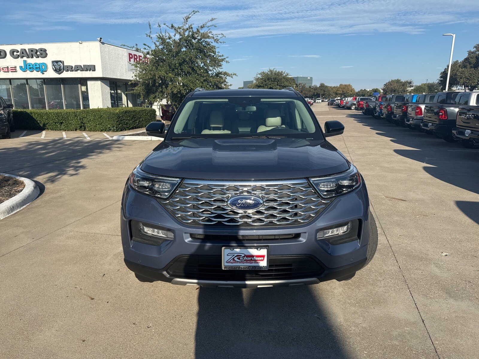 2021 Ford Explorer Platinum photo 2