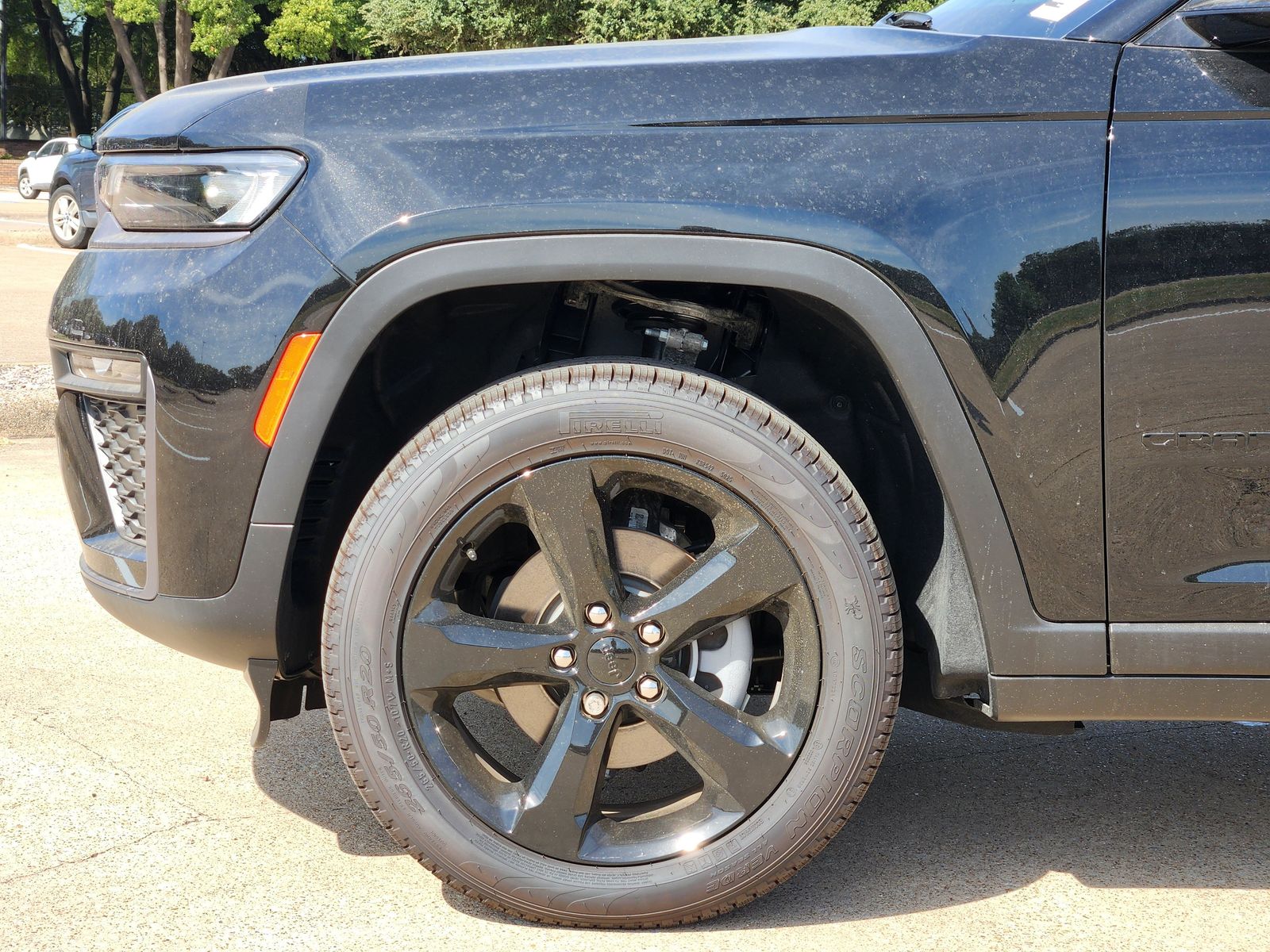 New 2026 Diamond Black Crystal Pearlcoat Jeep LIMITED 4X2 image 8