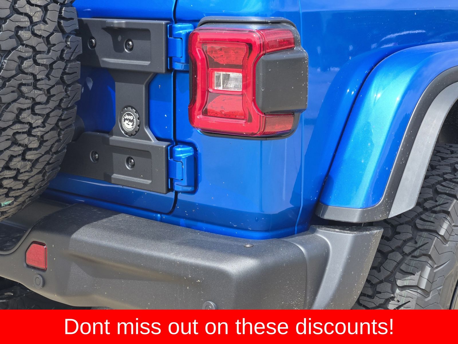 New 2026 Hydro Blue Pearlcoat Jeep 4-DOOR RUBICON X image 15