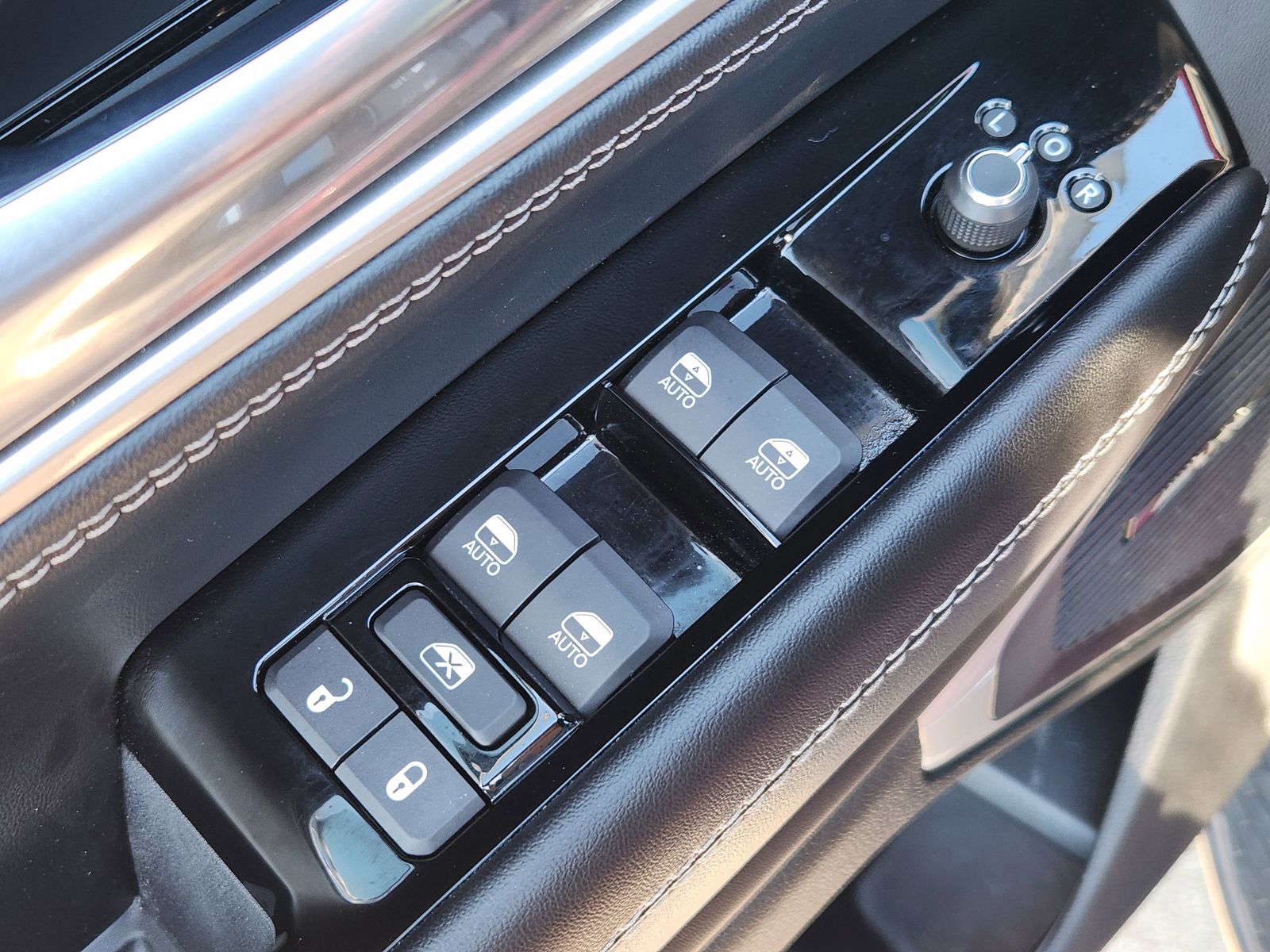 Used 2022 Velvet Red Pearlcoat Jeep Series II image 30