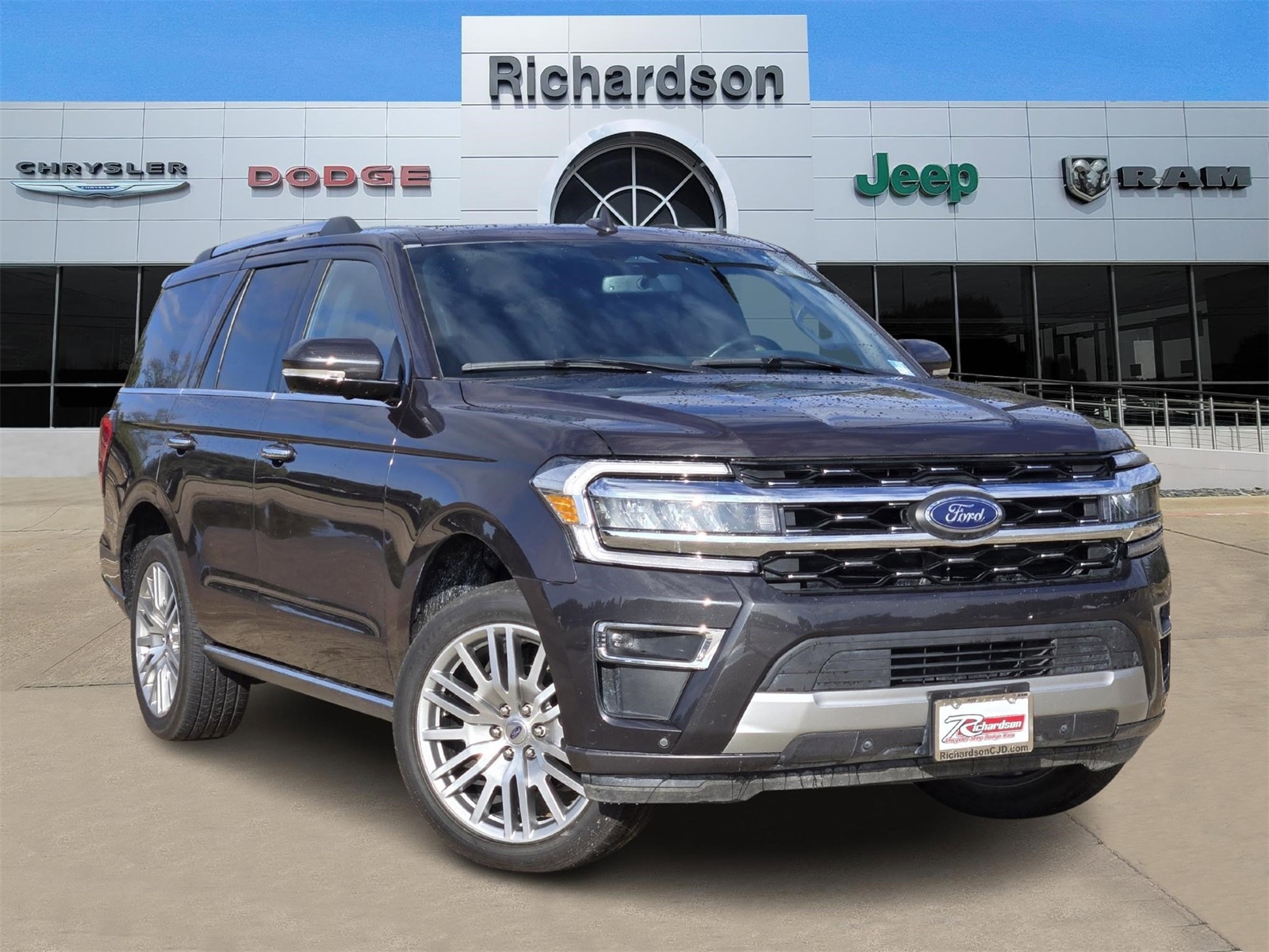 2024 Ford Expedition Limited's photo