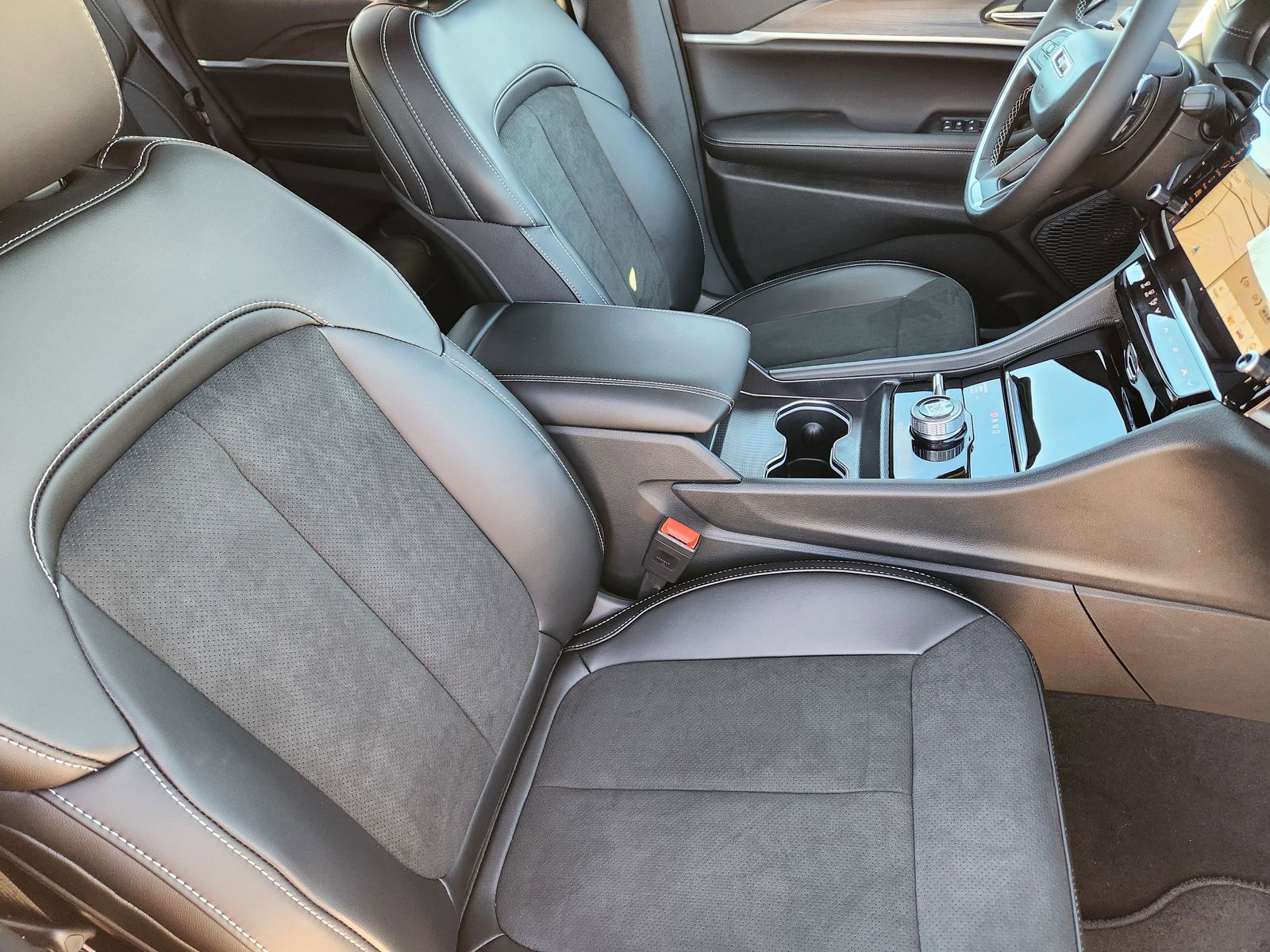 New 2026 Bright White Jeep LAREDO ALTITUDE 4X4 image 15