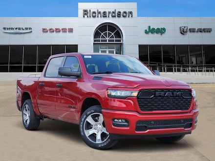 2026 Ram 1500 EXPRESS CREW CAB 4X2 5'7 BOX Pickup
