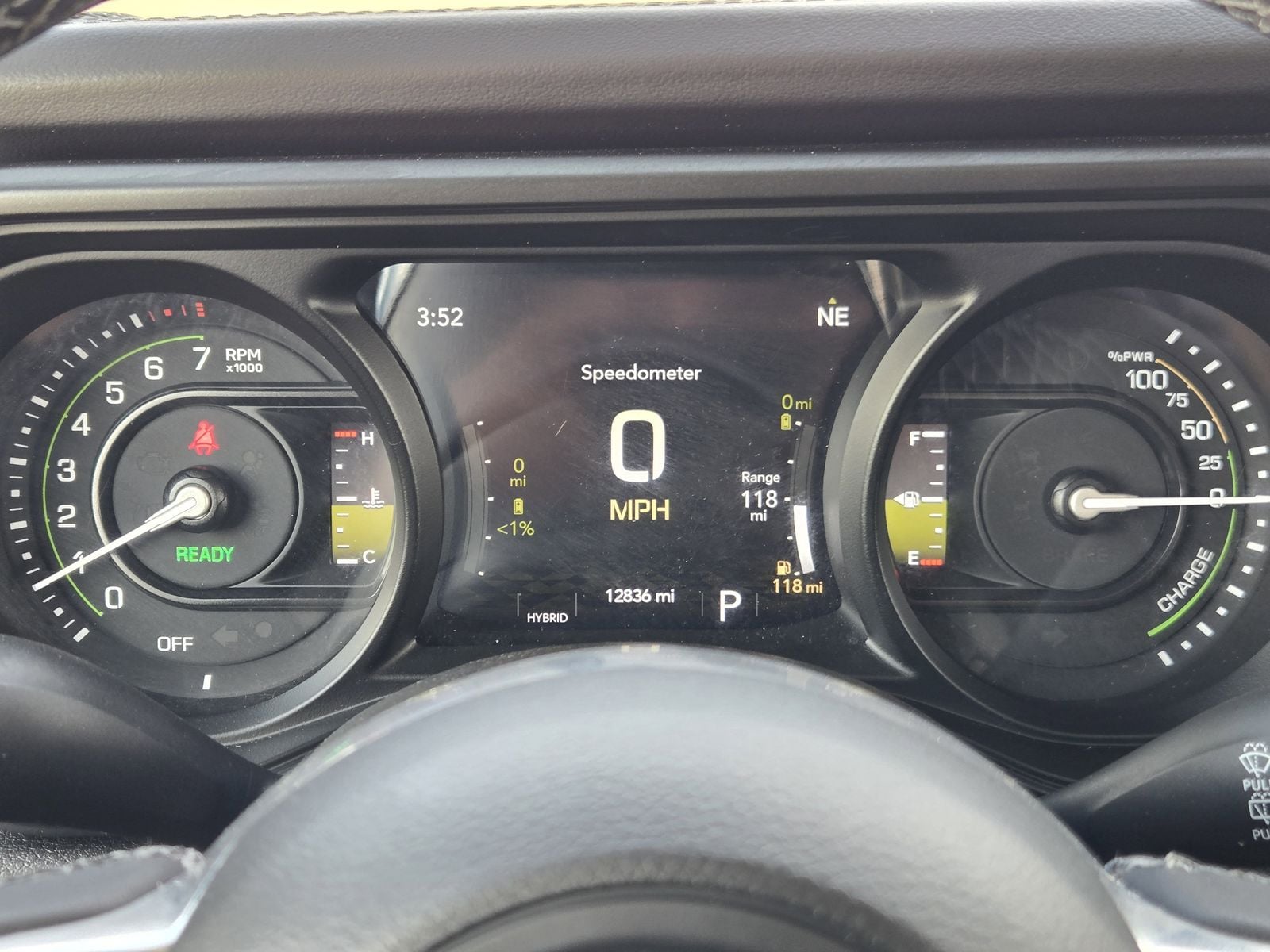 Used 2025 Granite Crystal Jeep Sahara image 19