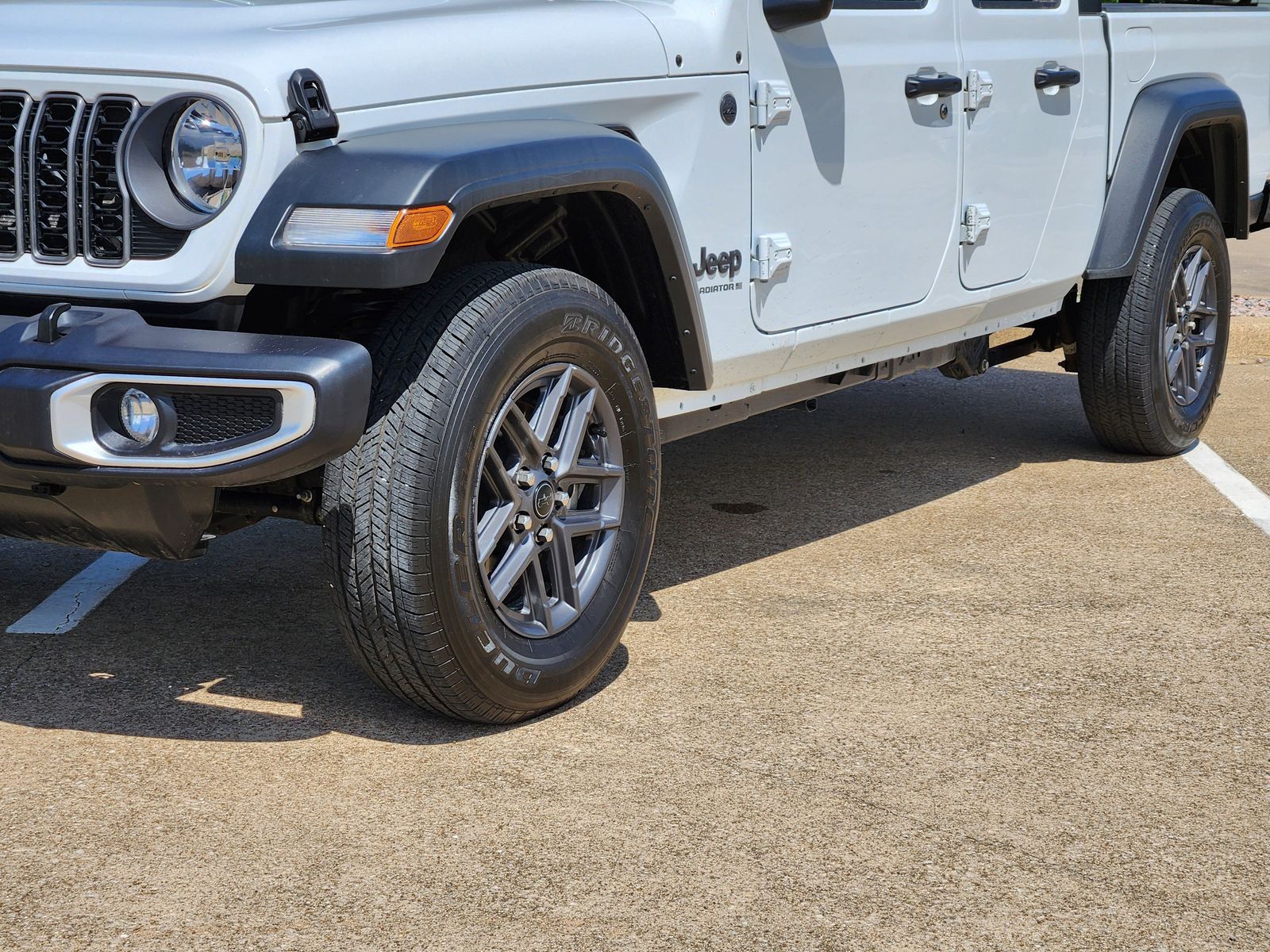 Used 2025 Bright White Jeep Sport image 12