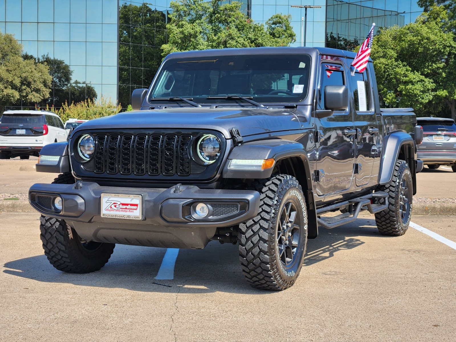 Used 2025 Granite Crystal Jeep Sport image 2