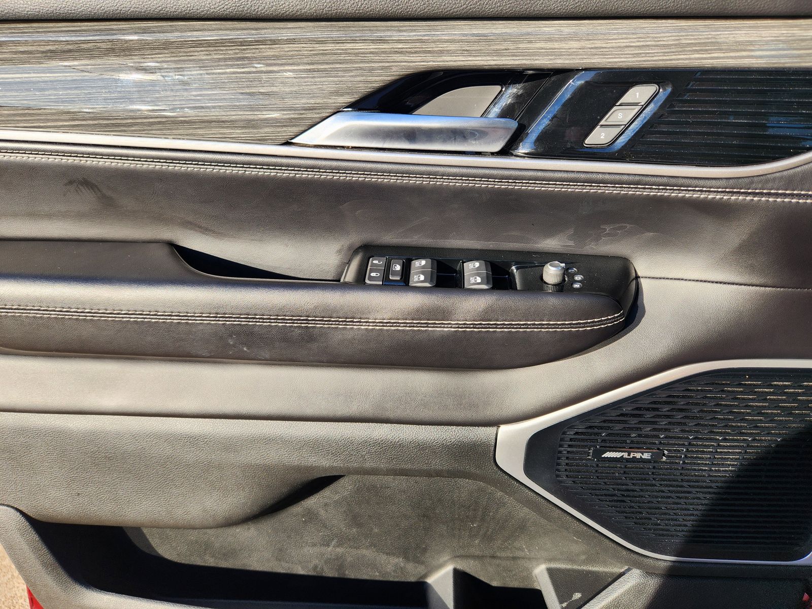 Used 2022 Velvet Red Pearlcoat Jeep Series II image 29