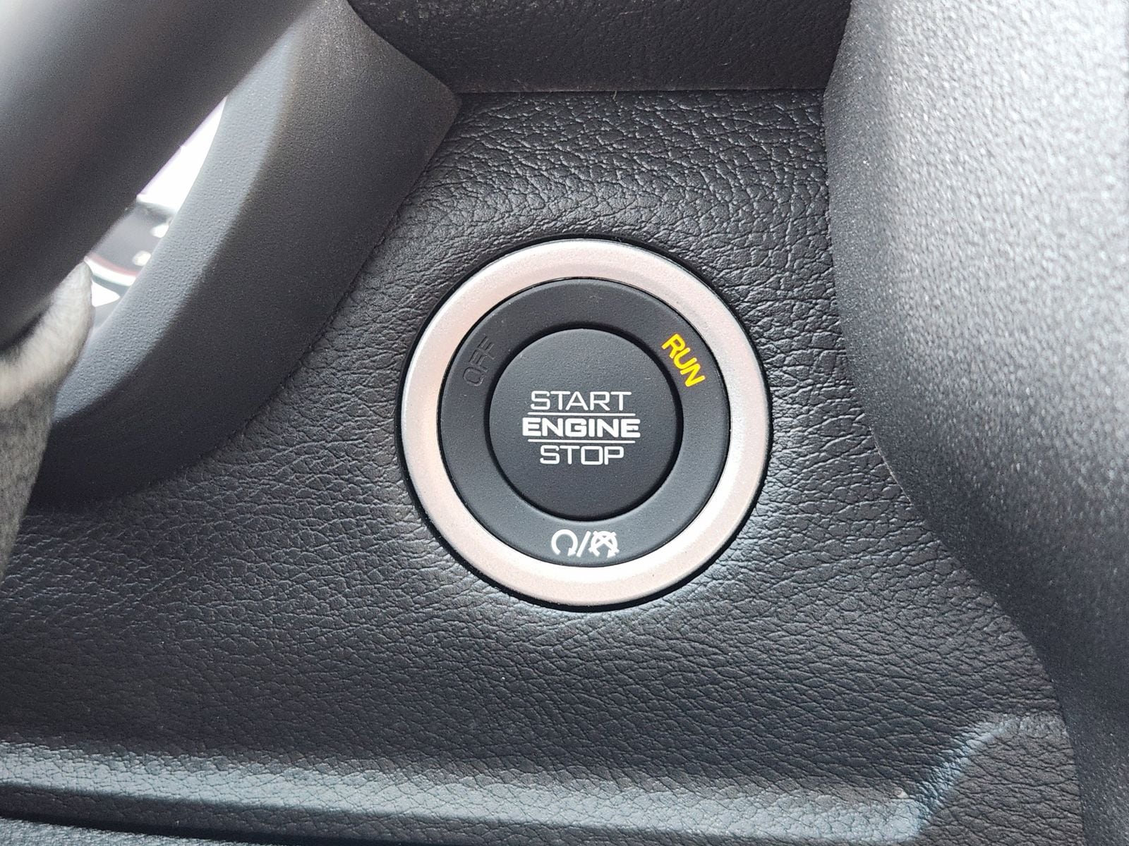 New 2026 Diamond Black Crystal Pearlcoat Ram TRADESMAN CREW CAB 4X4 6