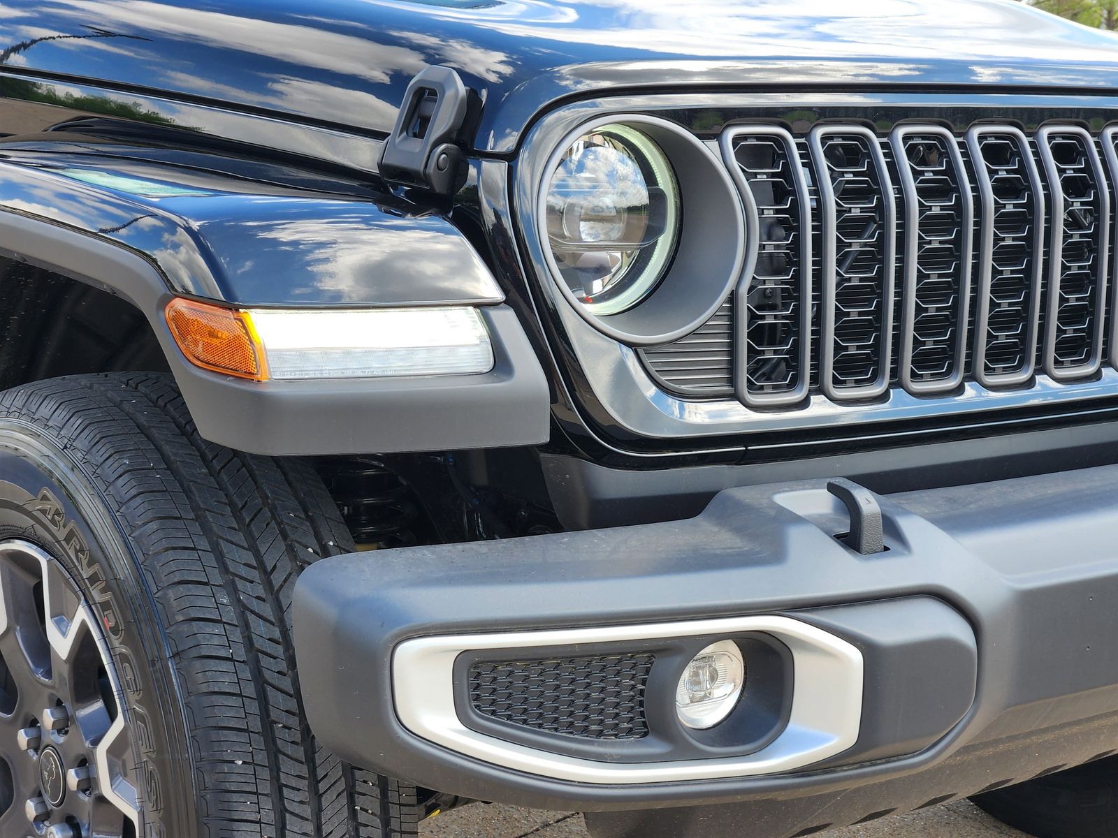 New 2026 Black Jeep SAHARA 4X4 image 9