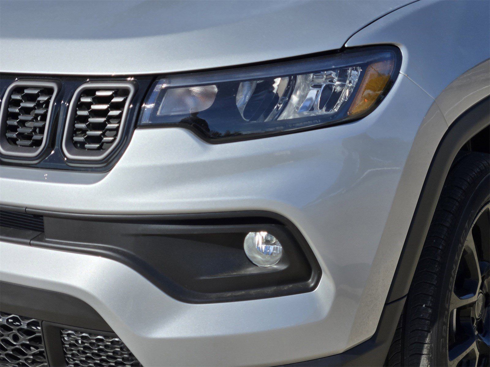 New 2026 Silver Zynith Jeep LATITUDE ALTITUDE 4X4 image 8