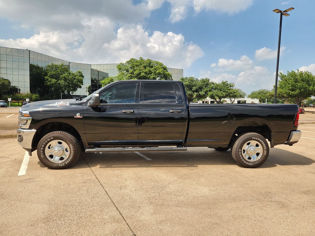 New 2026 Ram 2500 TRADESMAN CREW CAB 4X4 8' BOX Pickup