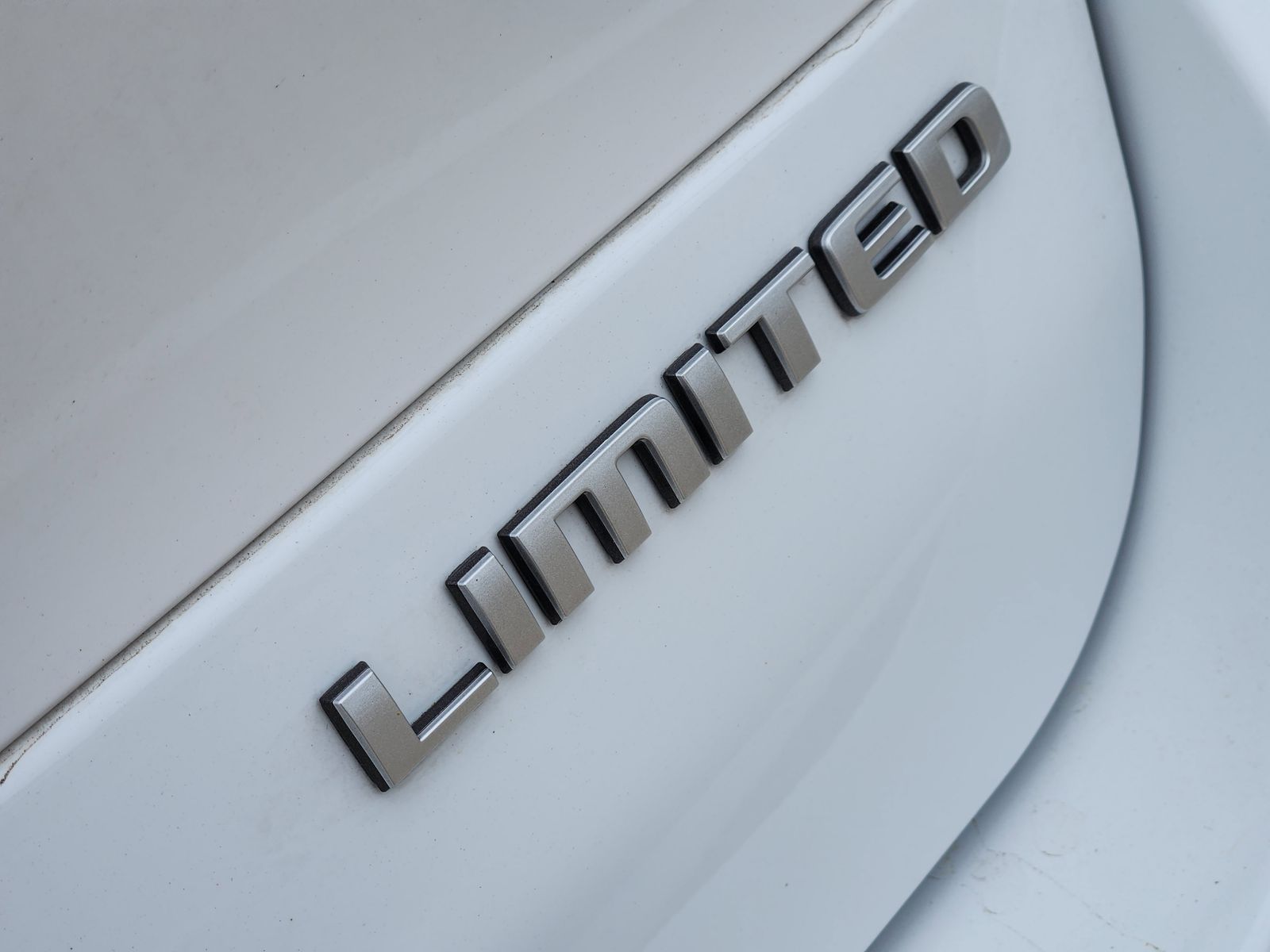 Used 2025 Bright White Jeep Limited image 19