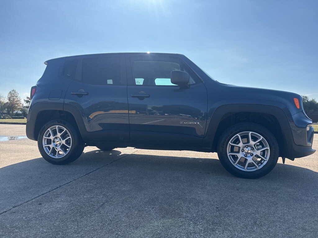 Used 2023 Jeep Renegade Latitude SUV