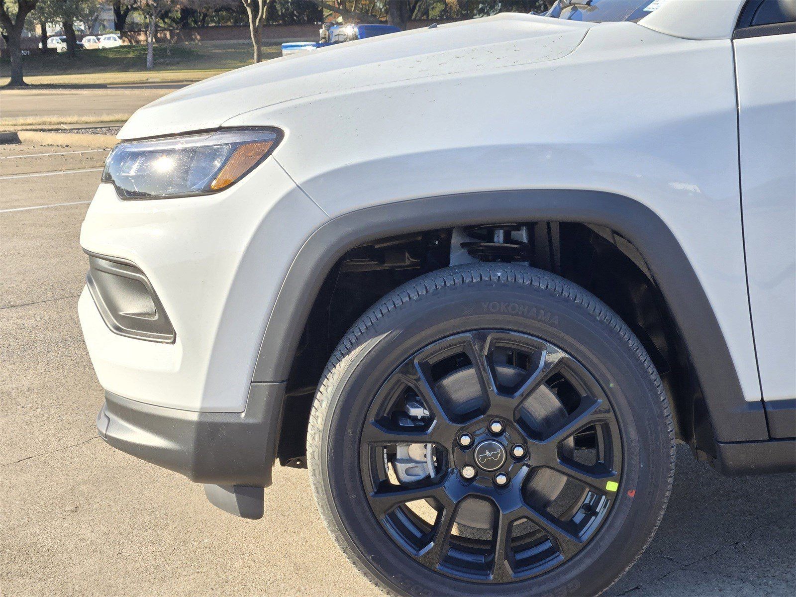 New 2026 Bright White Jeep LATITUDE ALTITUDE 4X4 image 9