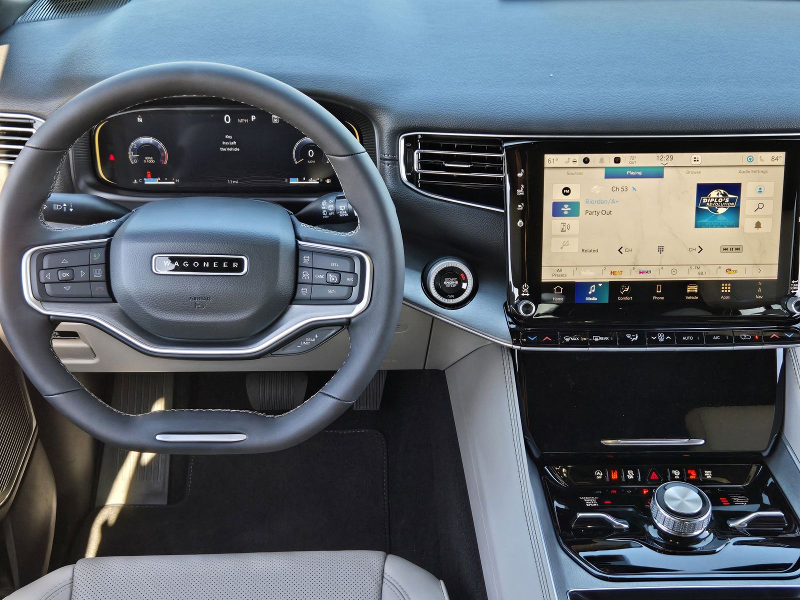 New 2025 Diamond Black Crystal Pearlcoat Jeep L LIMITED 4X4 image 29