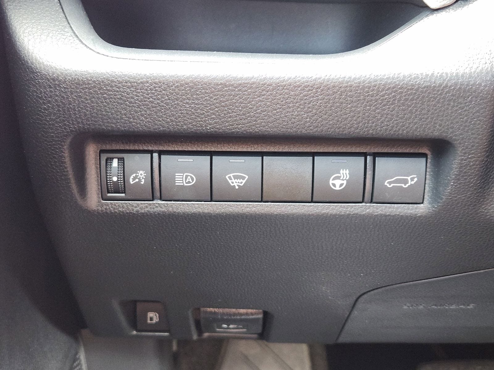 Used 2021 Silver Sky Metallic Midnight Black Metallic Toyota XLE image 30