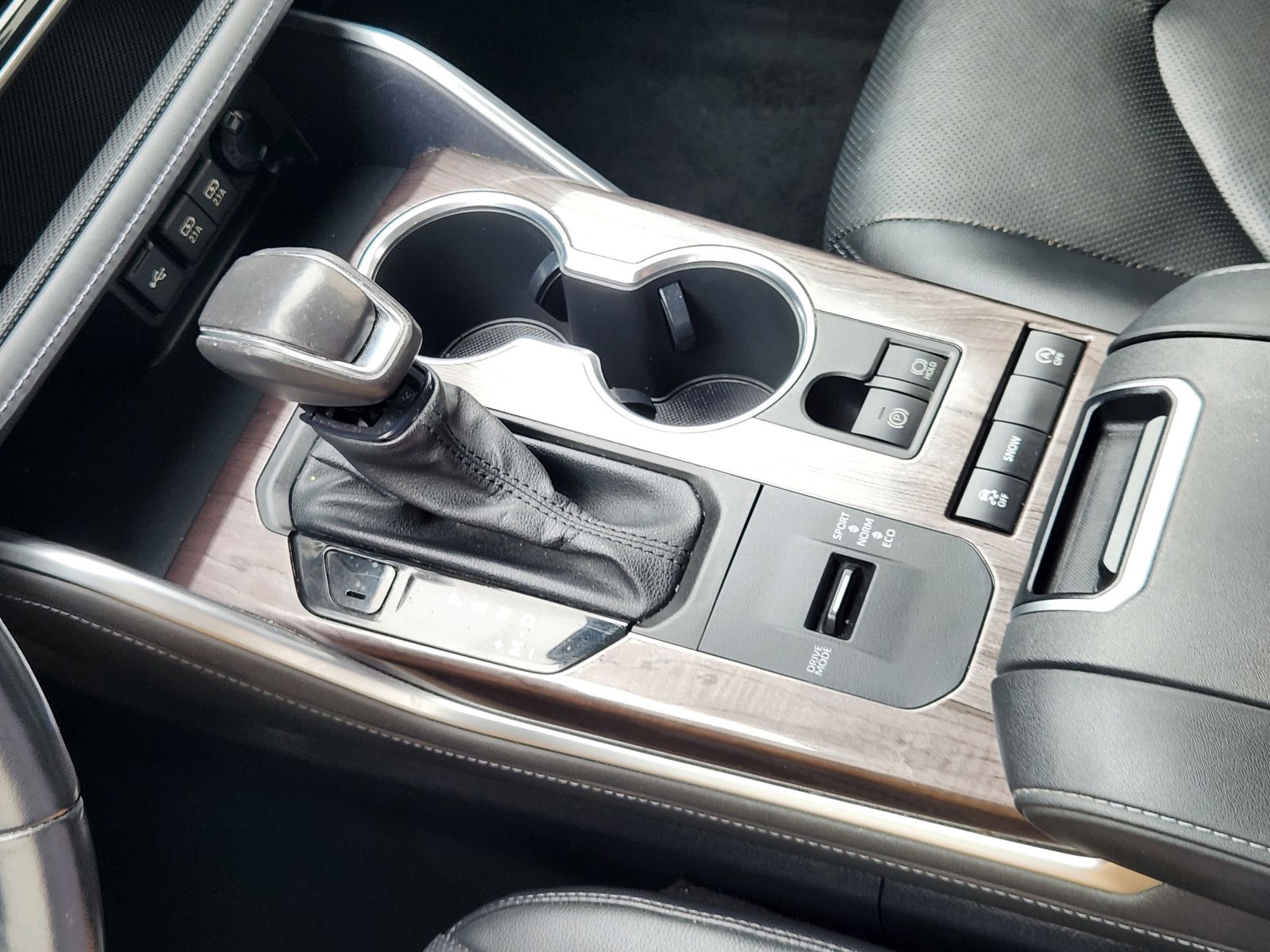 Used 2020 Celestial Silver Toyota Limited image 28