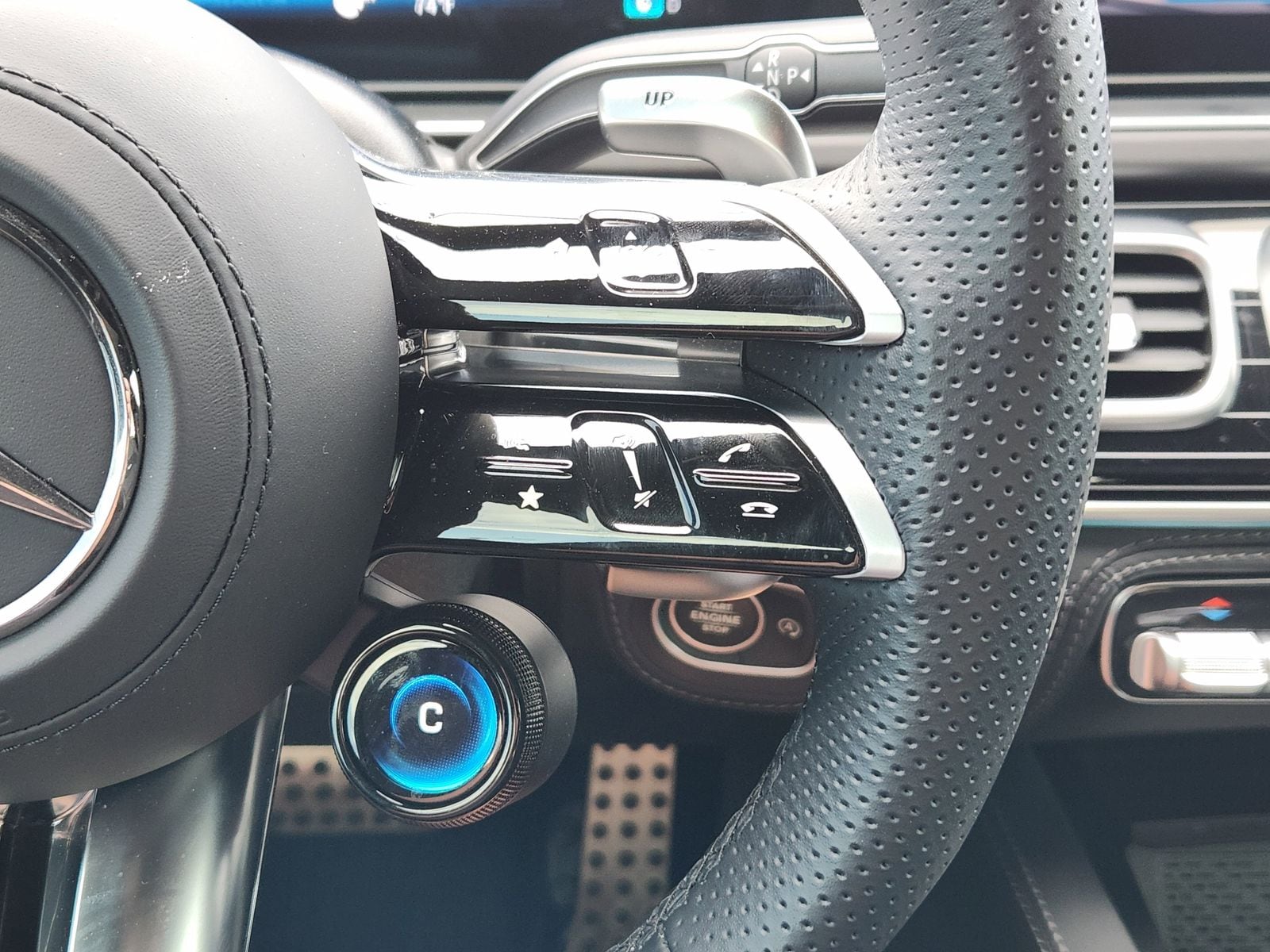 Used 2024 Black Mercedes-Benz 4MATIC® image 40