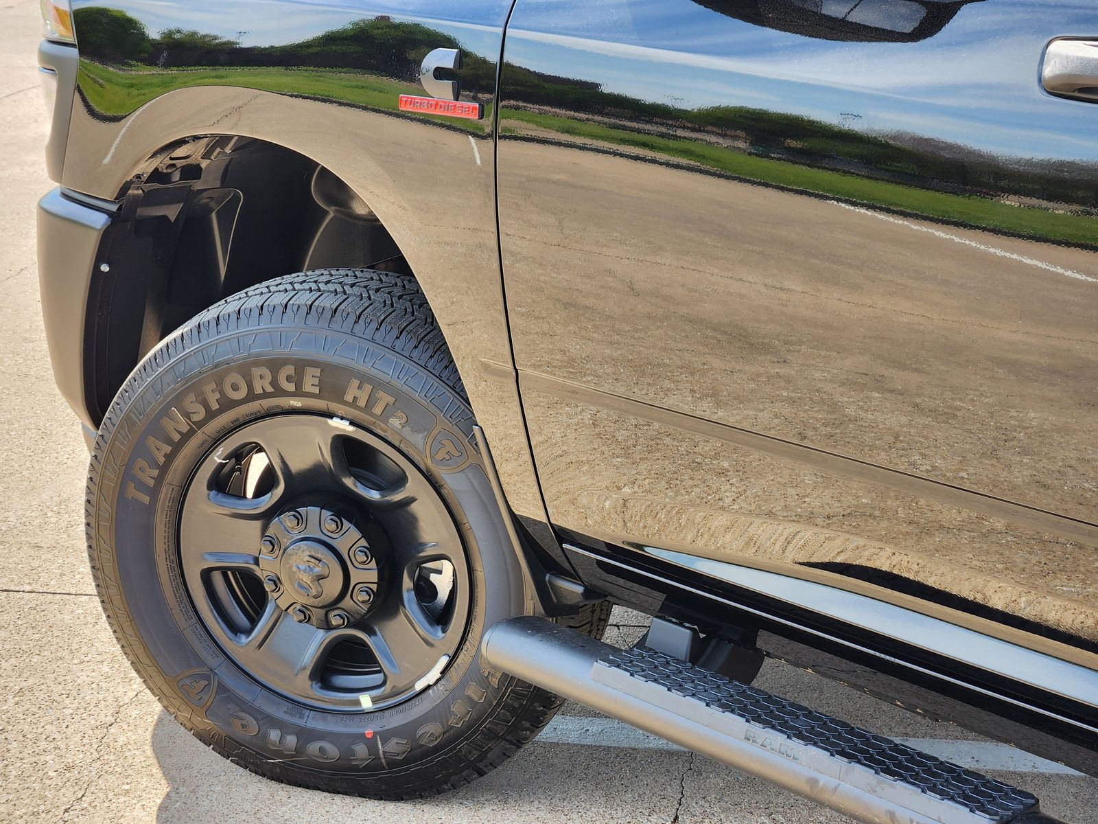 New 2026 Diamond Black Crystal Pearlcoat Ram TRADESMAN CREW CAB 4X4 6