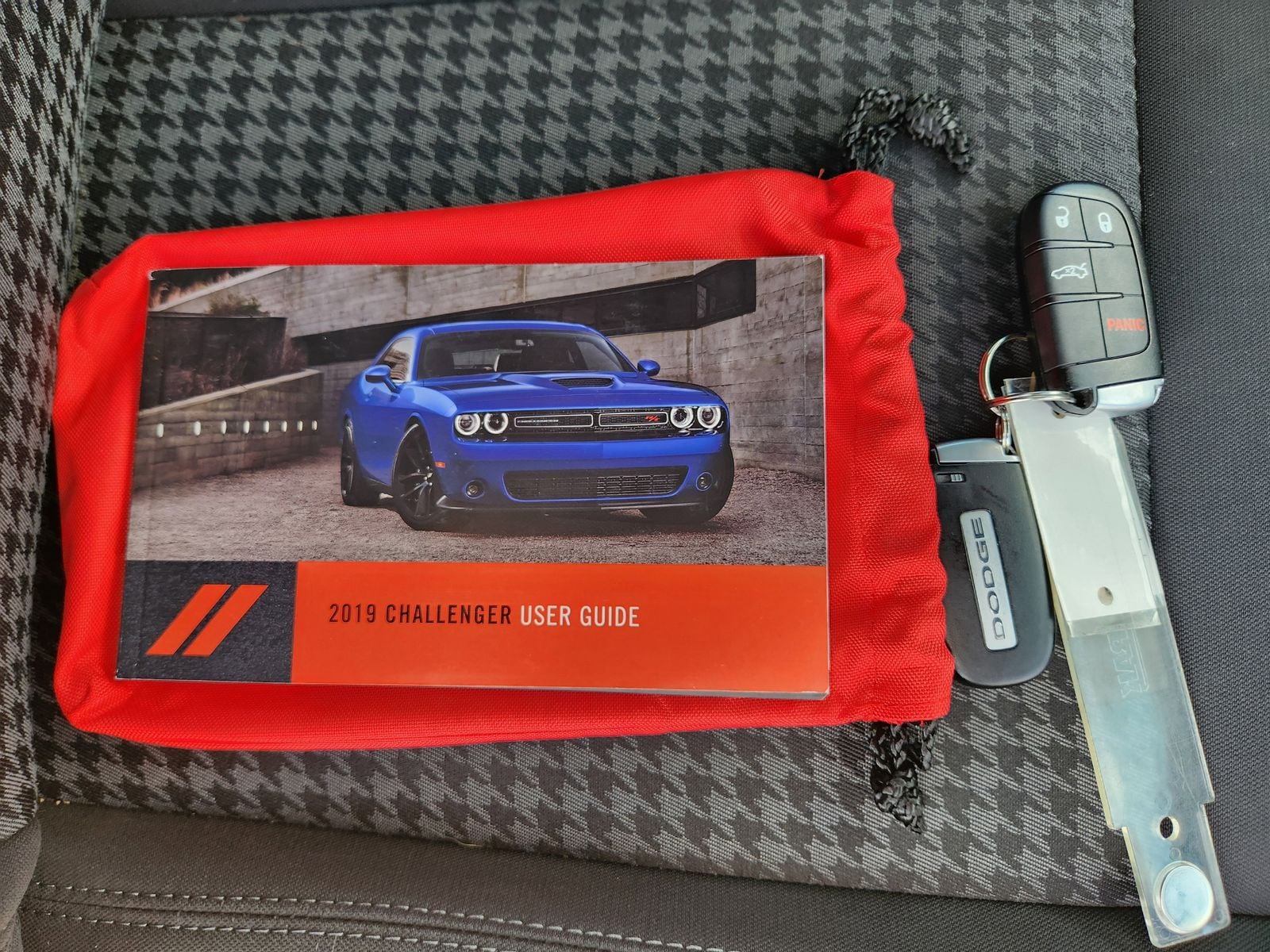 Used 2019 Destroyer Gray Clearcoat Dodge SXT image 41