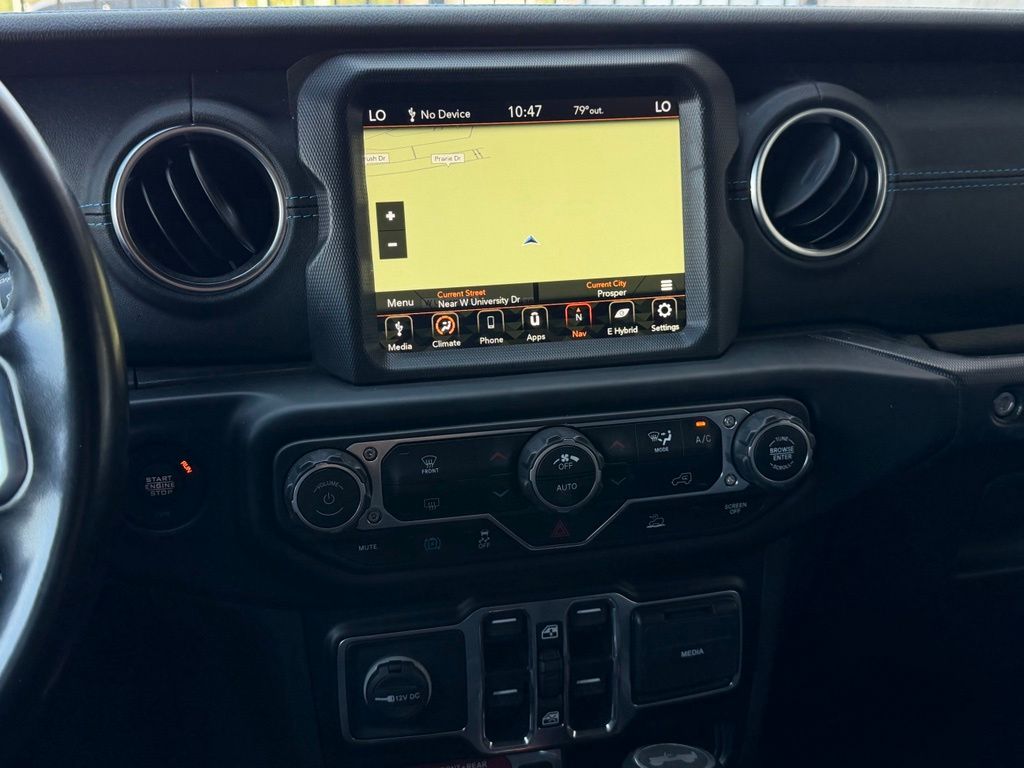 Used 2022 Granite Crystal Jeep Rubicon image 12