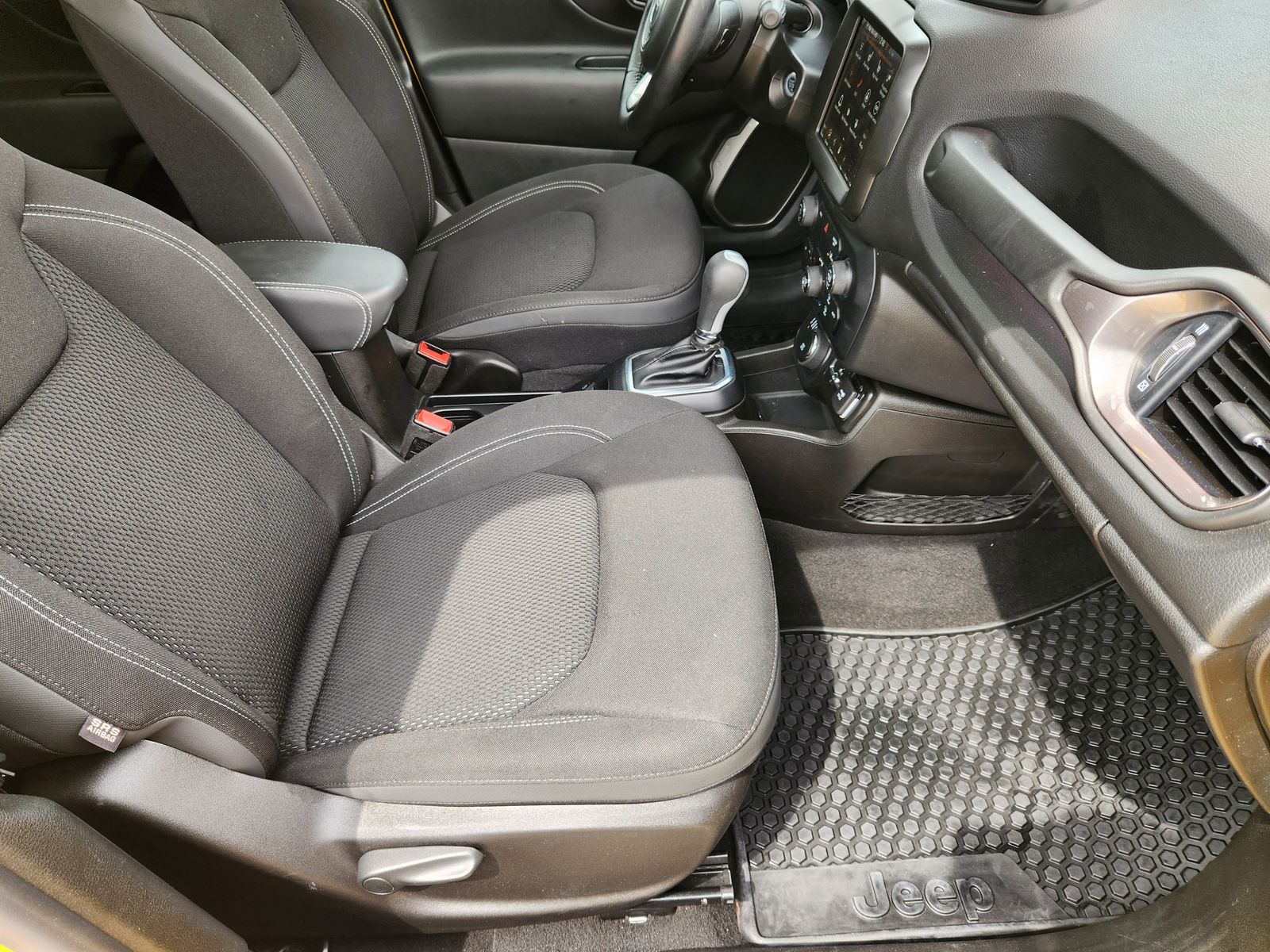 Used 2023 Solar Yellow Jeep Latitude image 22