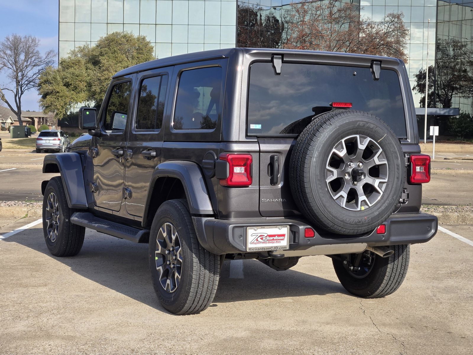 New 2026 Granite Crystal Jeep 4-DOOR SAHARA image 6