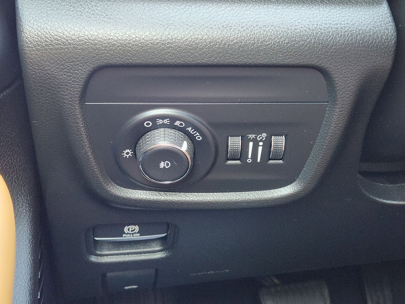 Certified Used 2023 Rocky Mountain Pearlcoat Jeep Summit image 31