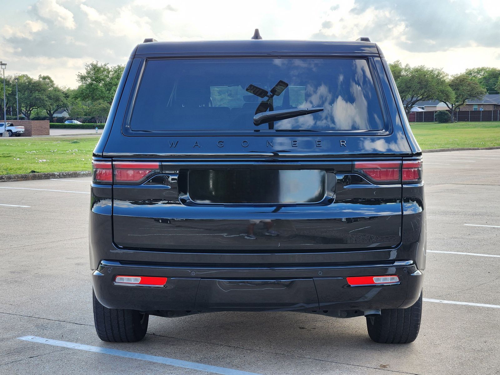 Used 2023 Diamond Black Crystal Pearlcoat Jeep Base image 5