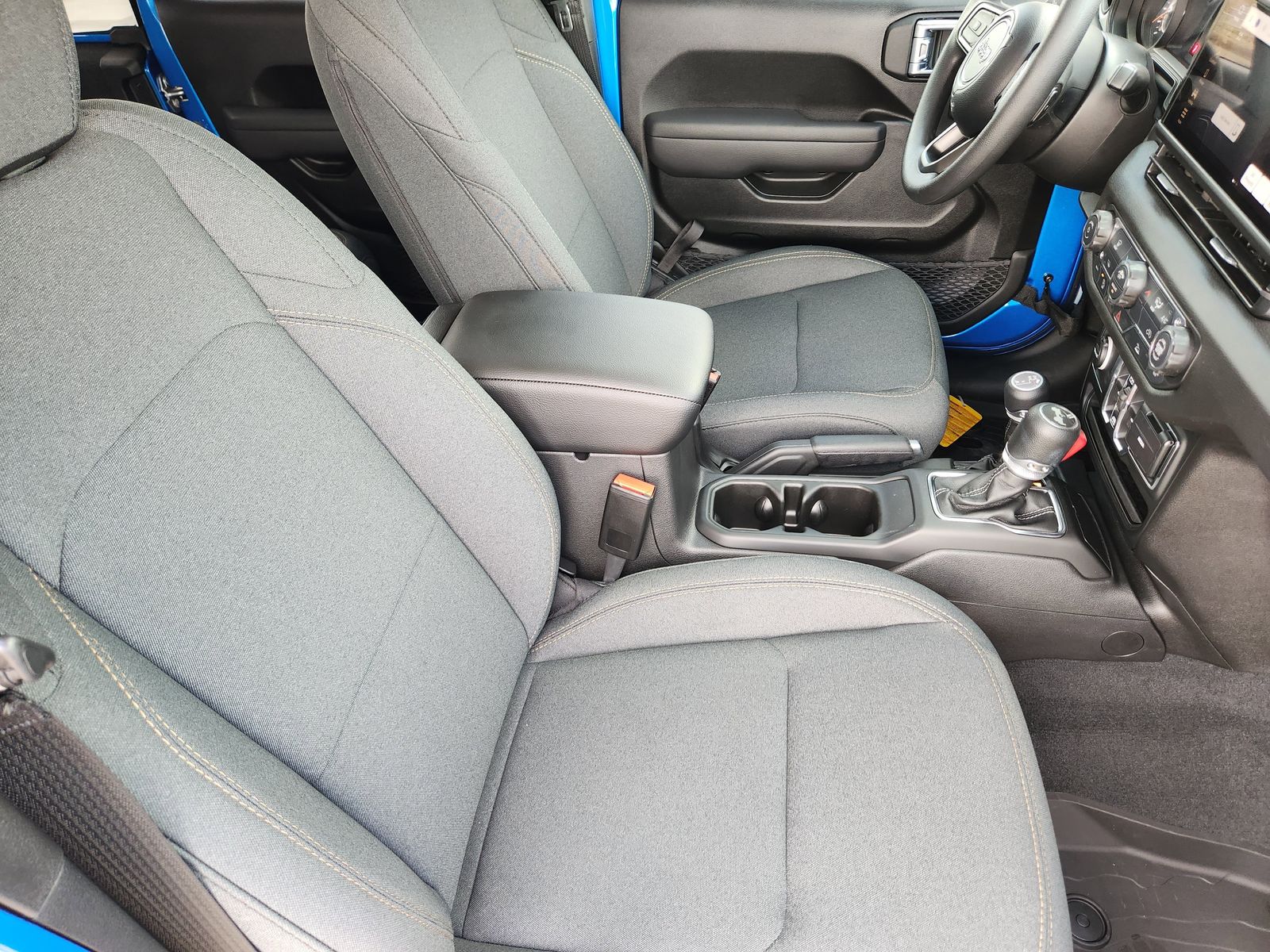 New 2026 Hydro Blue Pearlcoat Jeep 4-DOOR SPORT image 22