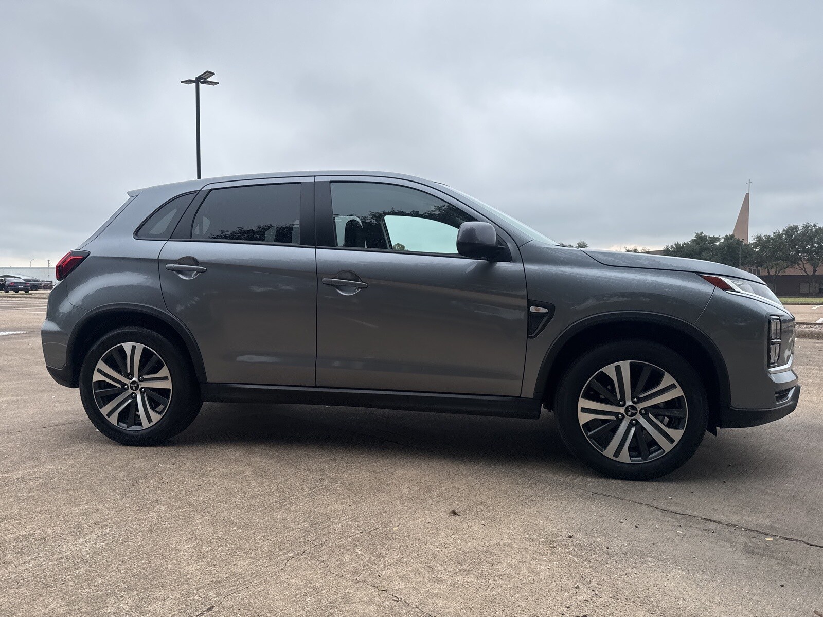 2024 Mitsubishi Outlander Sport ES LE SE photo 2